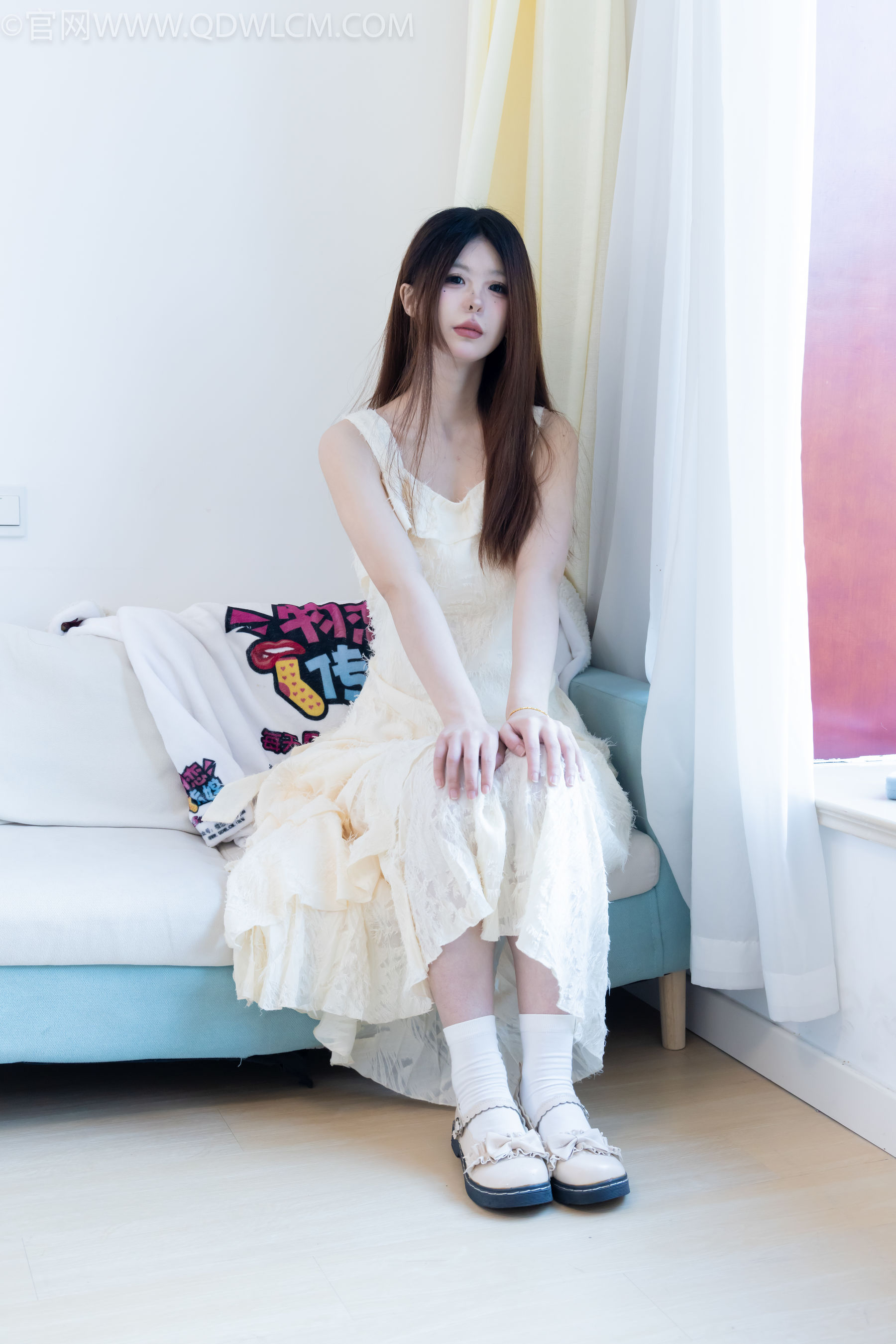 物恋传媒 No.2281 曲奇 - 皮鞋、白棉袜、裸足/(157P)