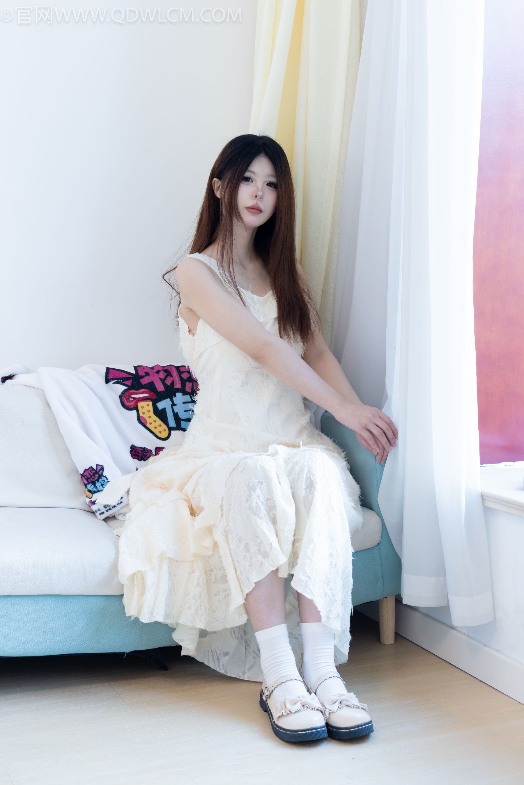 物恋传媒 No.2281 曲奇 - 皮鞋、白棉袜、裸足/(157P)