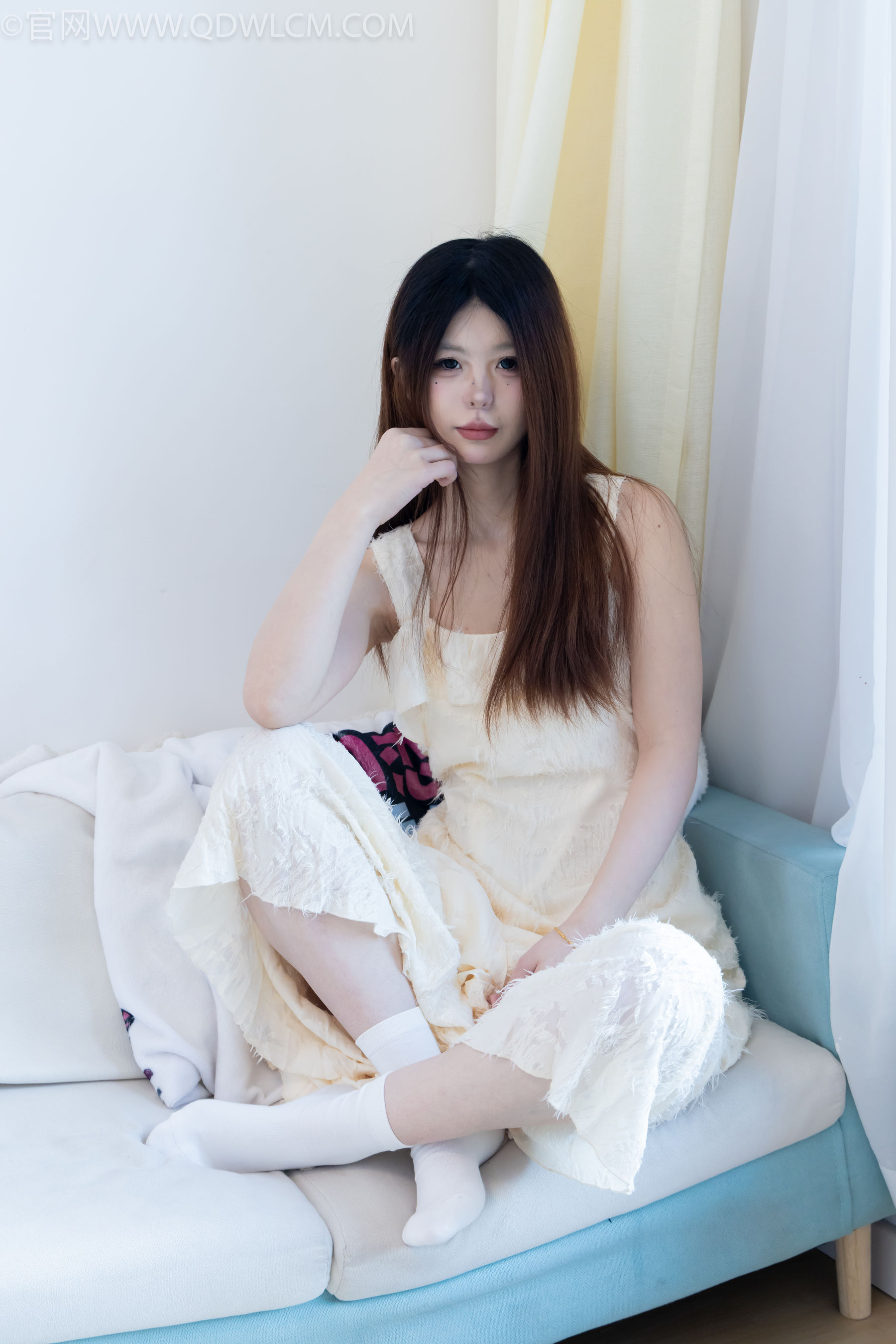 物恋传媒 No.2281 曲奇 - 皮鞋、白棉袜、裸足/(157P)