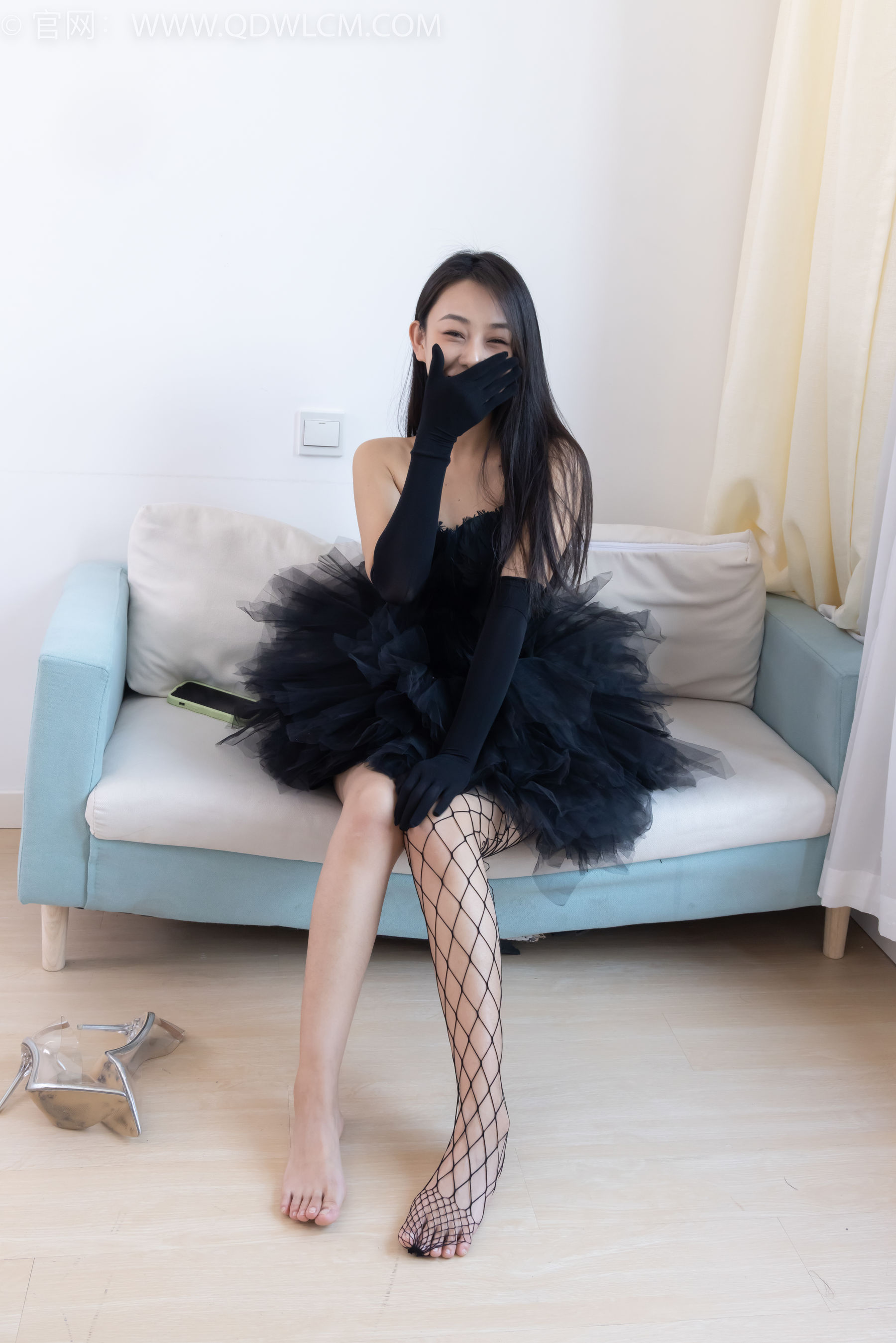 物恋传媒 No.2287 岚岚 - 高跟鞋、黑色网袜、裸足/(220P)