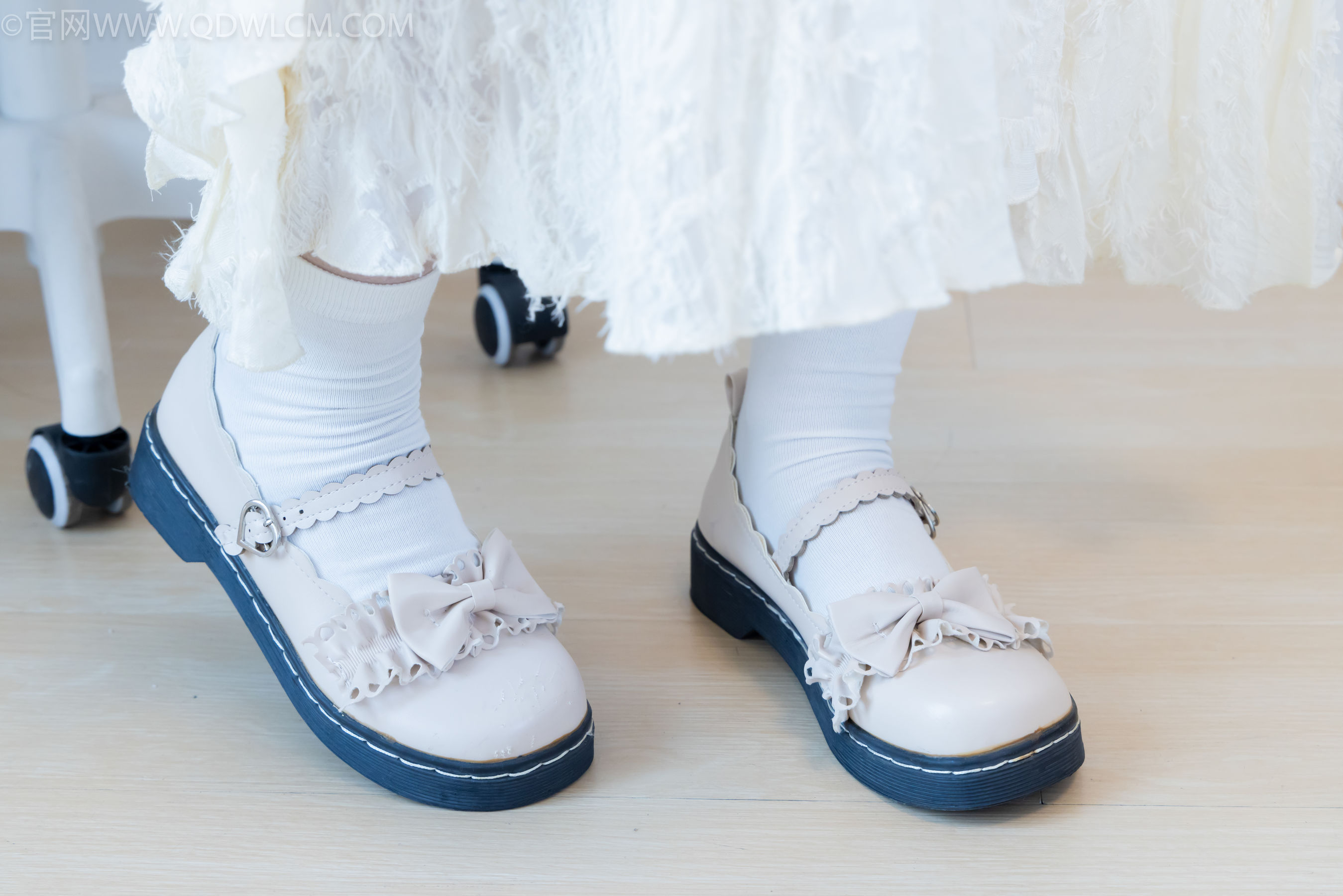 物恋传媒 No.2281 曲奇 - 皮鞋、白棉袜、裸足/(157P)