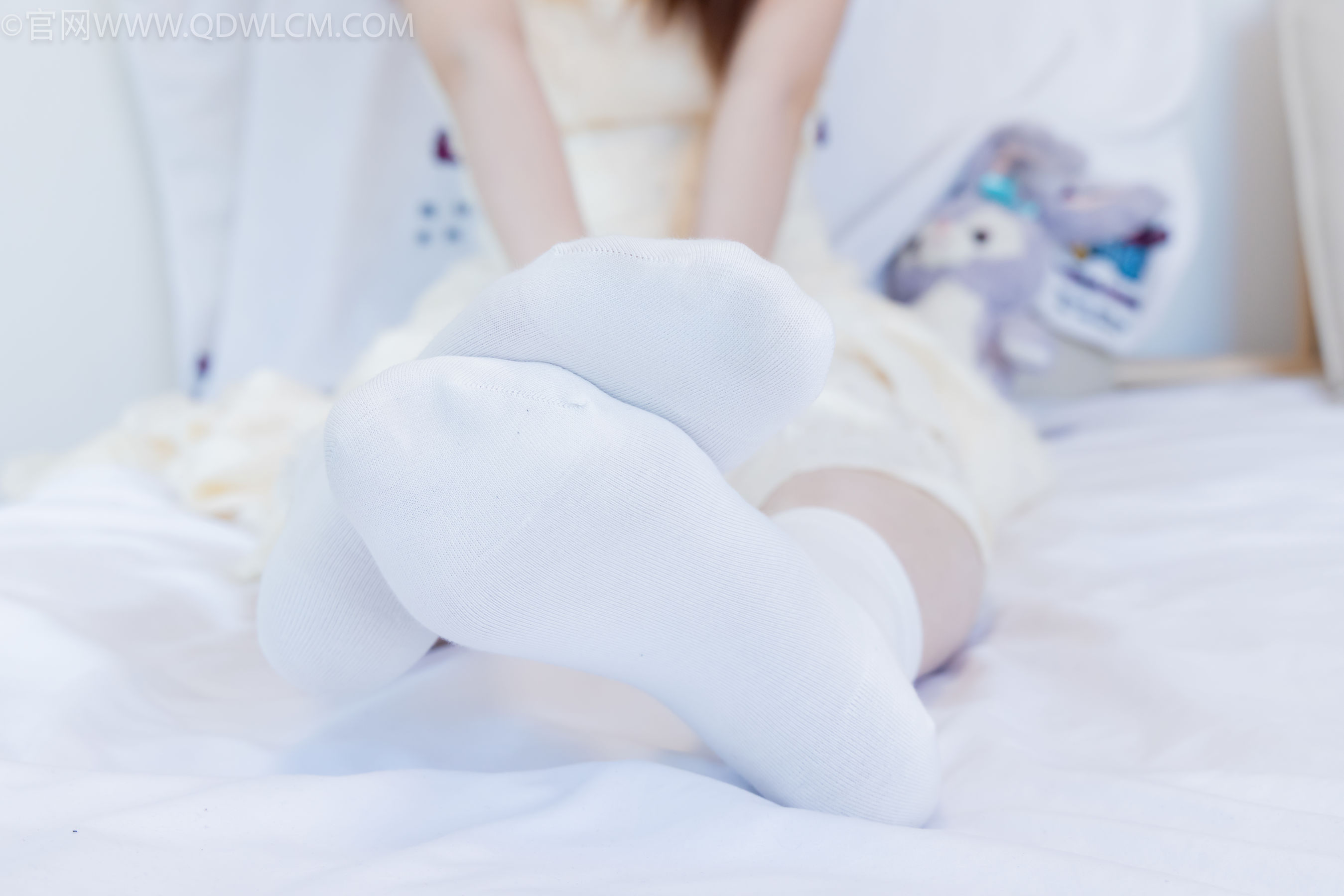 物恋传媒 No.2281 曲奇 - 皮鞋、白棉袜、裸足/(157P)