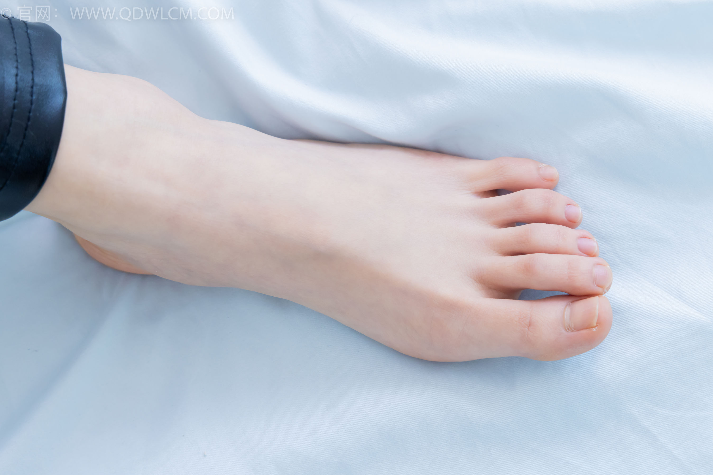 物恋传媒 No.2289 嘟嘟 - 长靴、高跟凉鞋、白棉袜、裸足/(200P)