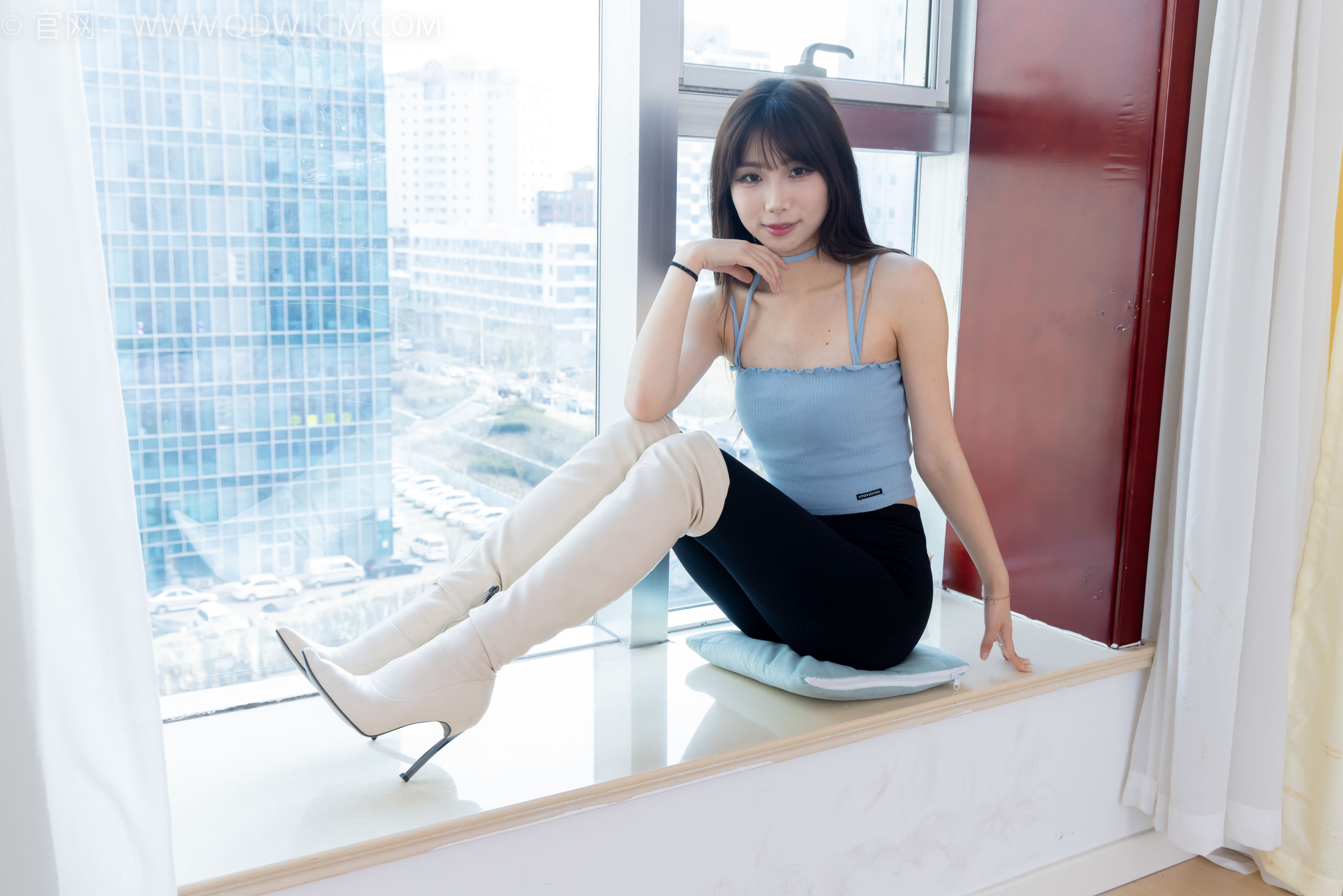 物恋传媒 No.2283 泡泡 - 高跟长靴、卡通白棉袜、裸足/(180P)