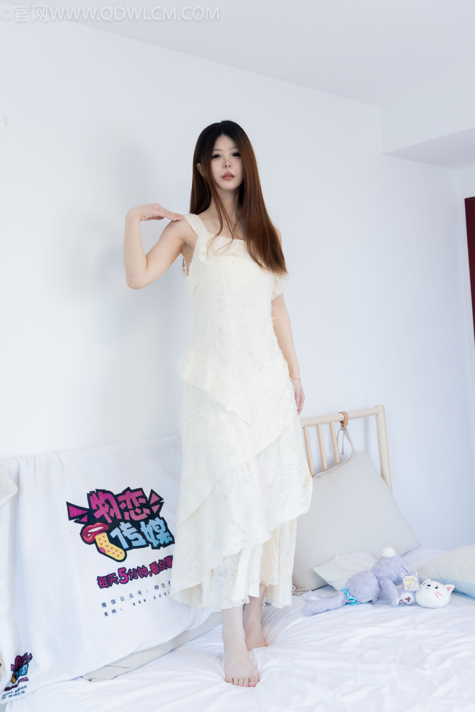 物恋传媒 No.2281 曲奇 - 皮鞋、白棉袜、裸足/(157P)