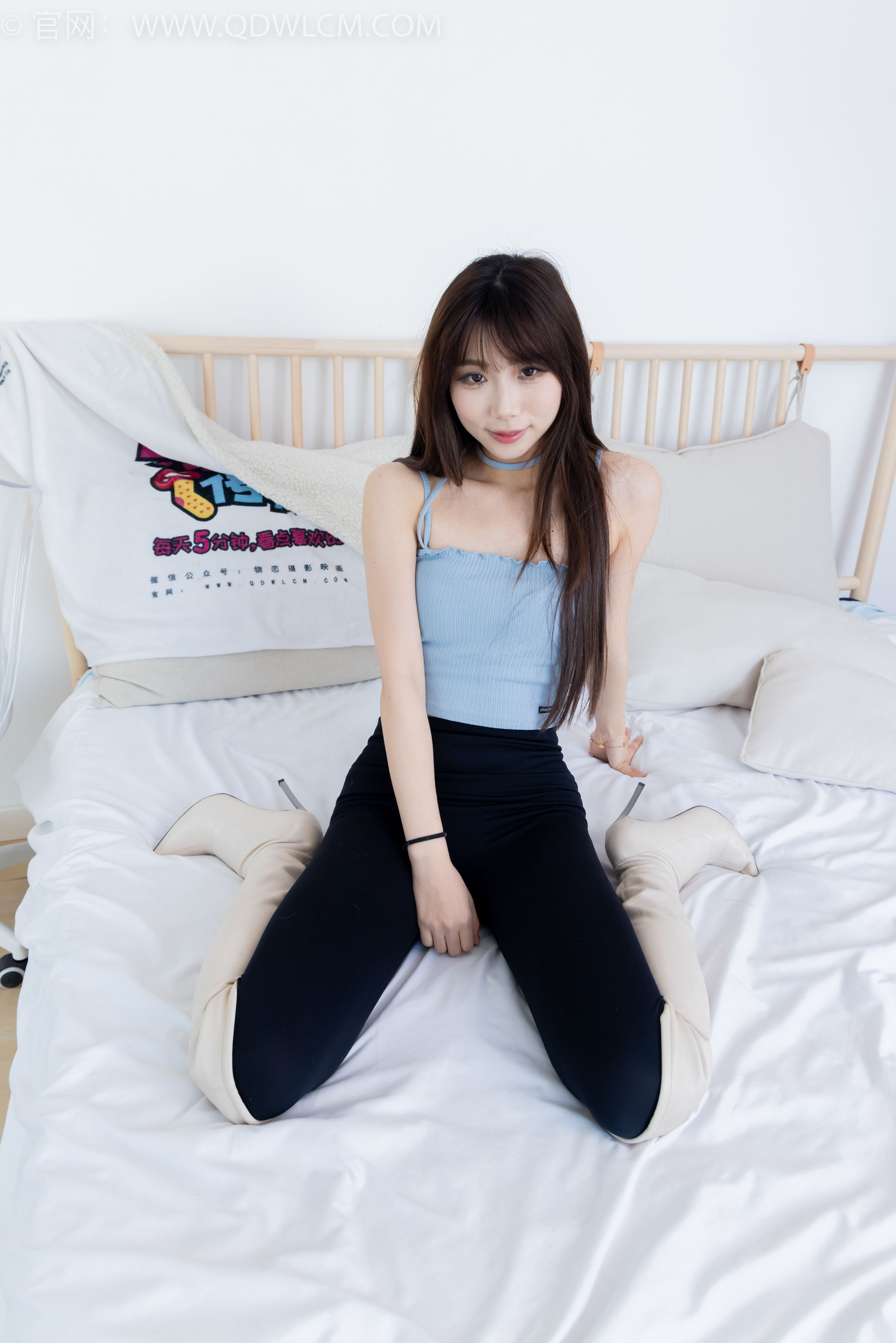 物恋传媒 No.2283 泡泡 - 高跟长靴、卡通白棉袜、裸足/(180P)