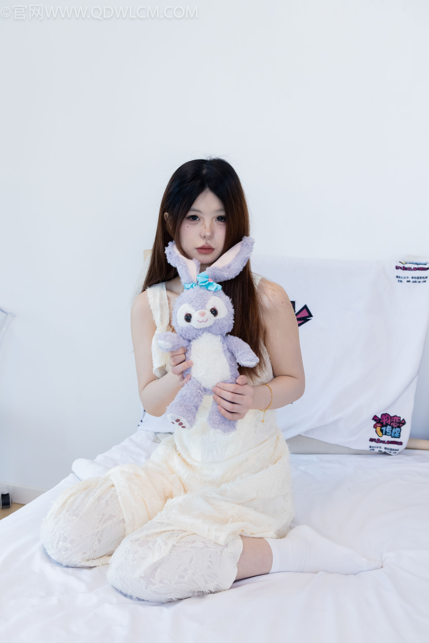 物恋传媒 No.2281 曲奇 - 皮鞋、白棉袜、裸足/(157P)