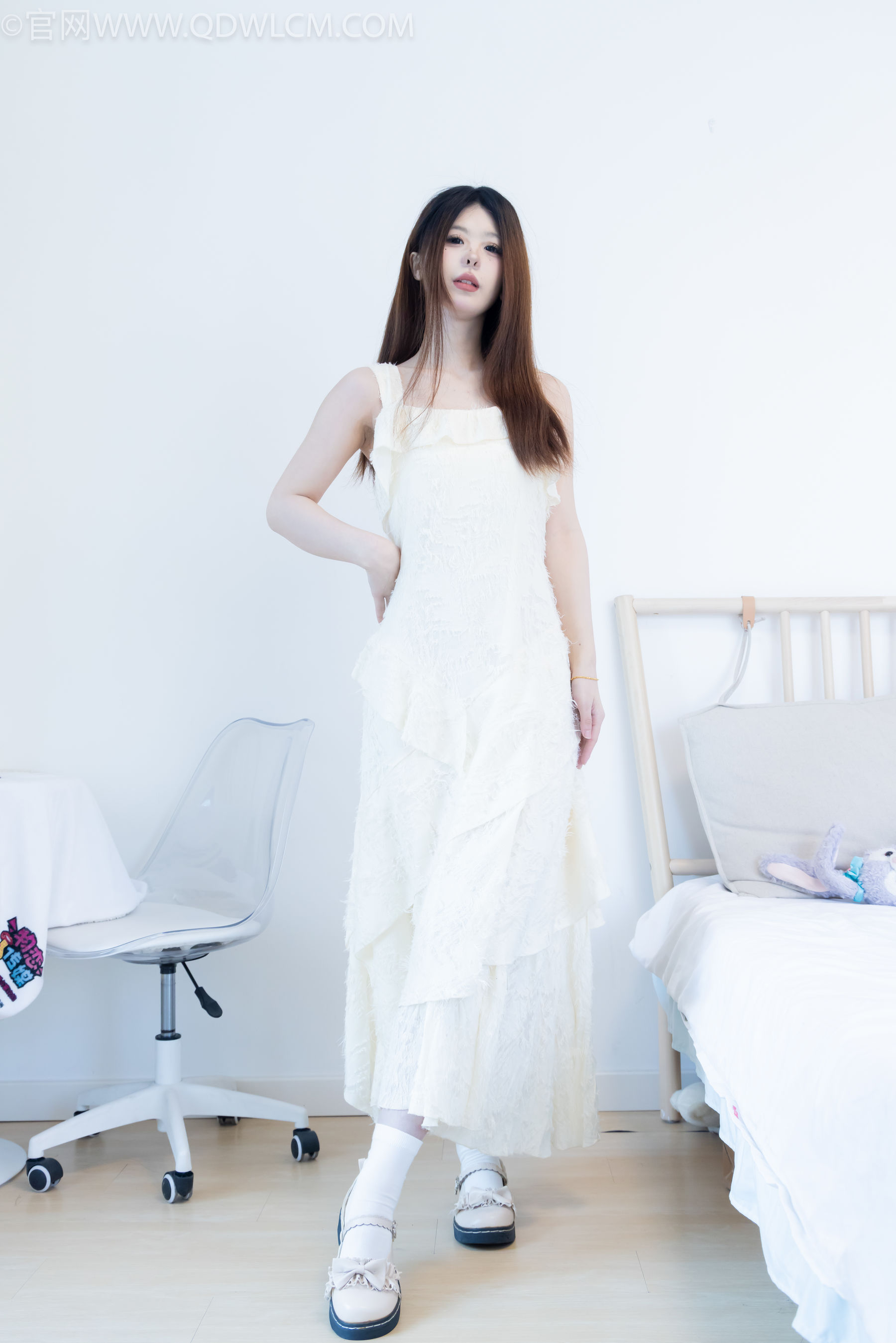 物恋传媒 No.2281 曲奇 - 皮鞋、白棉袜、裸足/(157P)