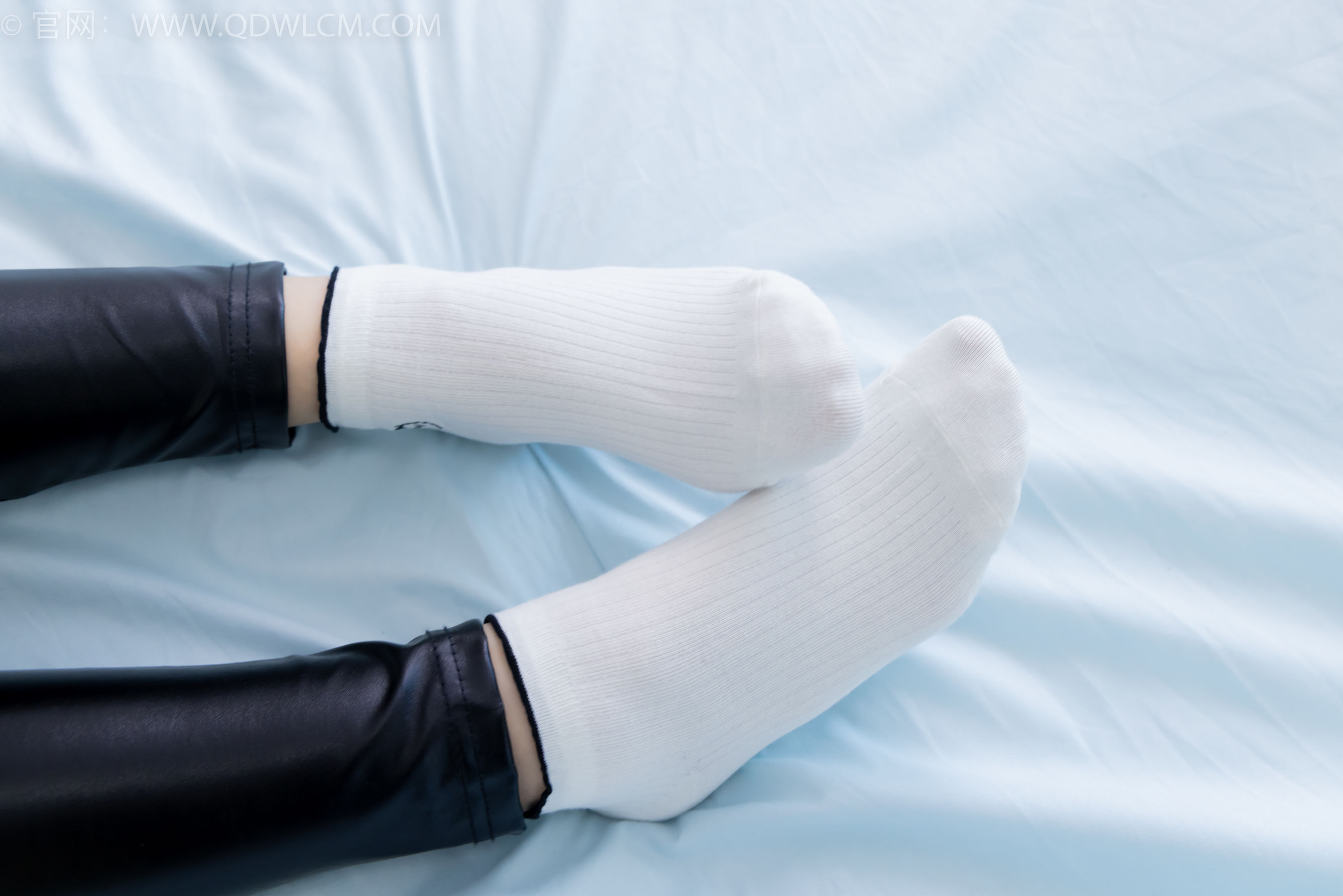 物恋传媒 No.2289 嘟嘟 - 长靴、高跟凉鞋、白棉袜、裸足/(200P)