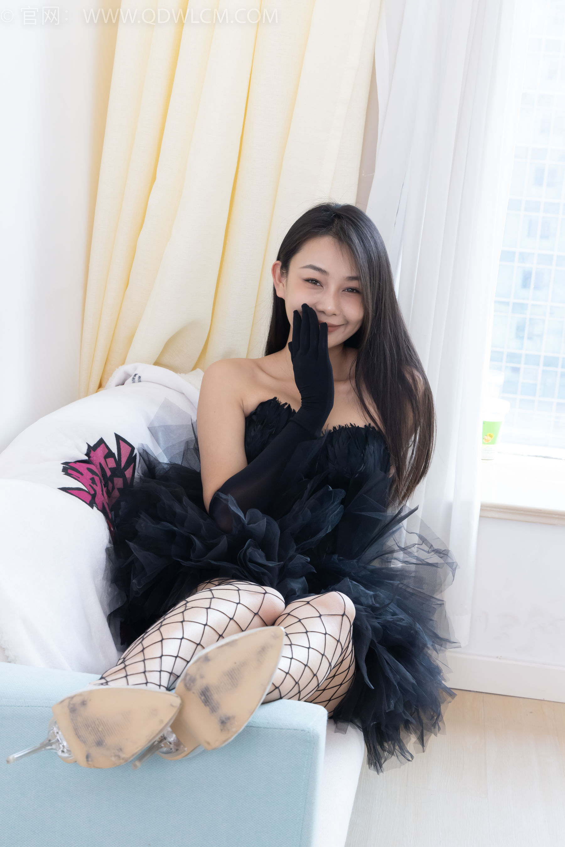 物恋传媒 No.2287 岚岚 - 高跟鞋、黑色网袜、裸足/(220P)