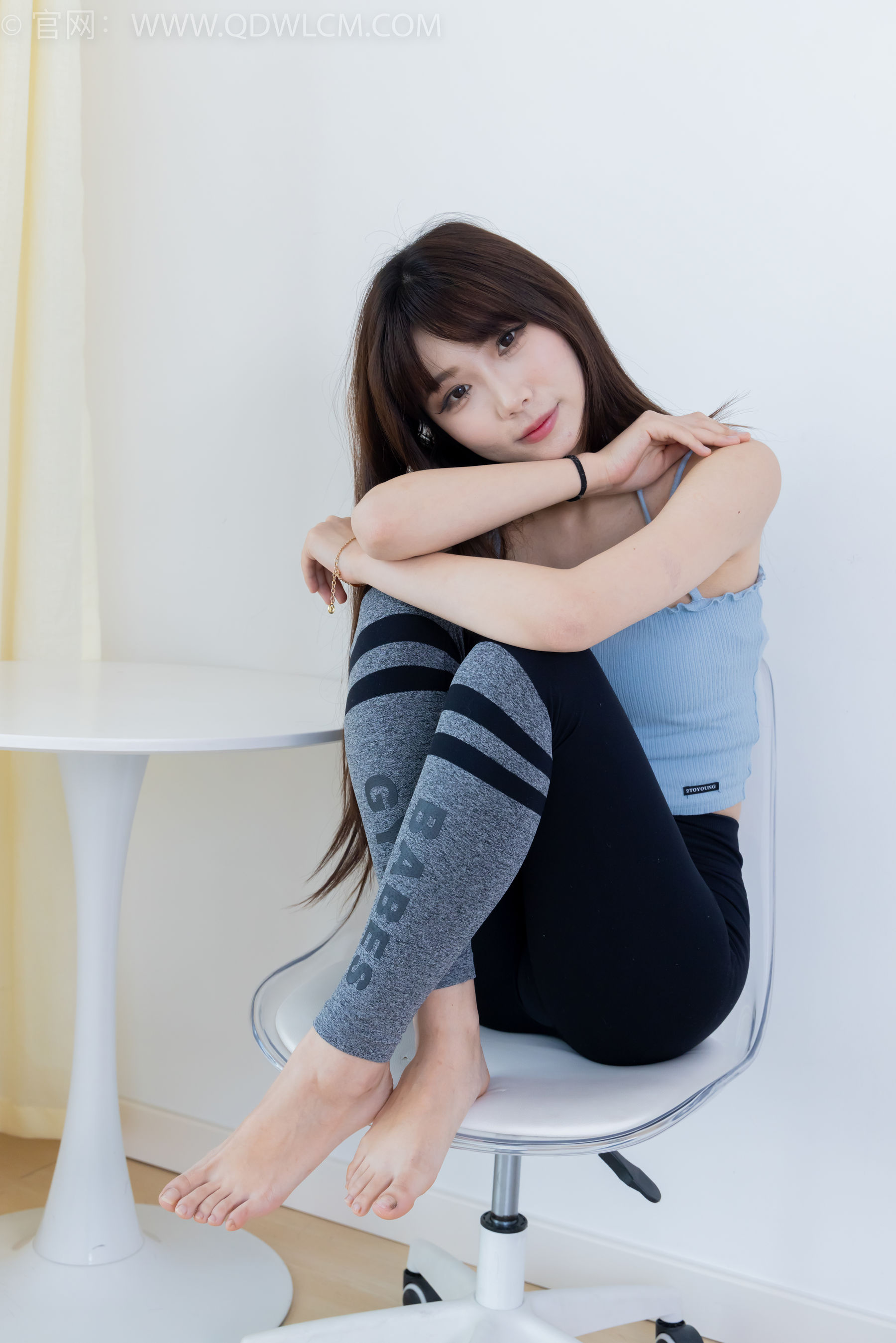 物恋传媒 No.2283 泡泡 - 高跟长靴、卡通白棉袜、裸足/(180P)