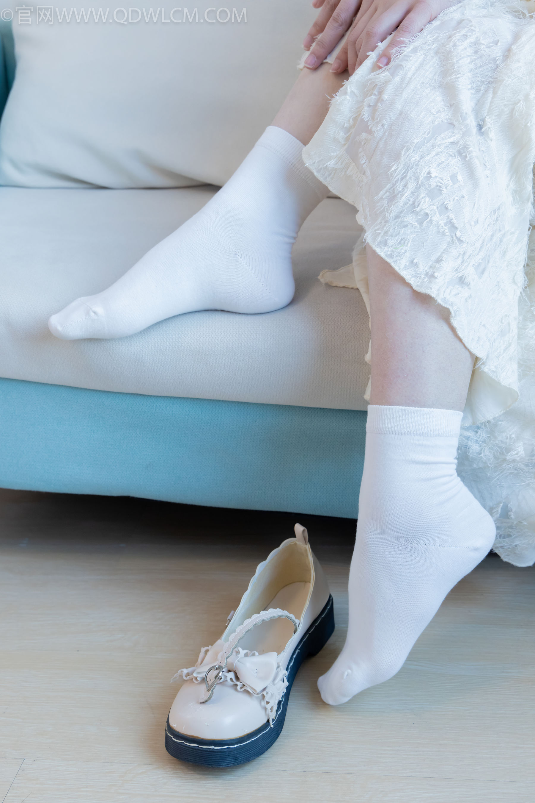 物恋传媒 No.2281 曲奇 - 皮鞋、白棉袜、裸足/(157P)