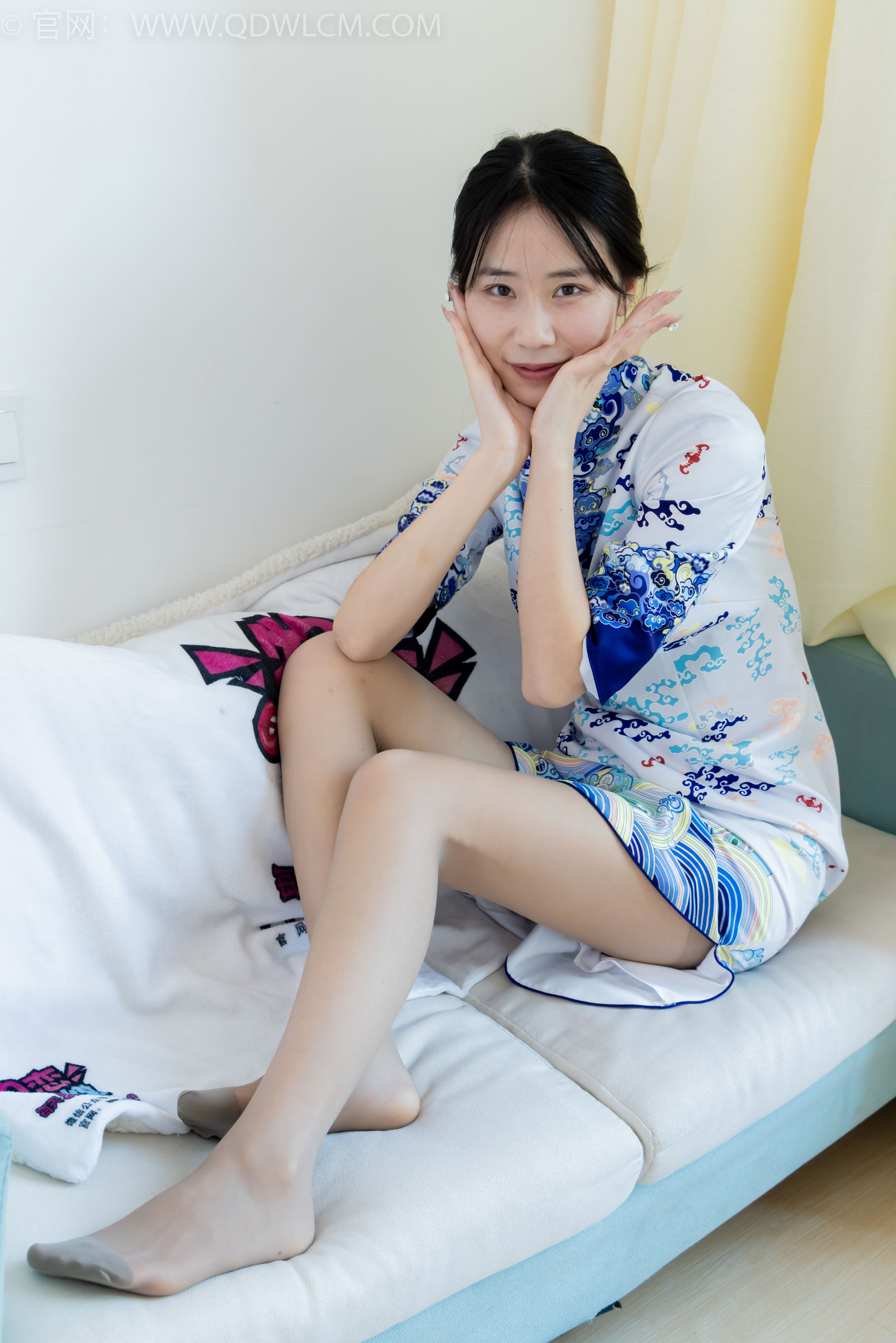 物恋传媒 No.2284 菜菜 - 高跟鞋、薄灰丝、盖被子睡觉剧情/(159P)