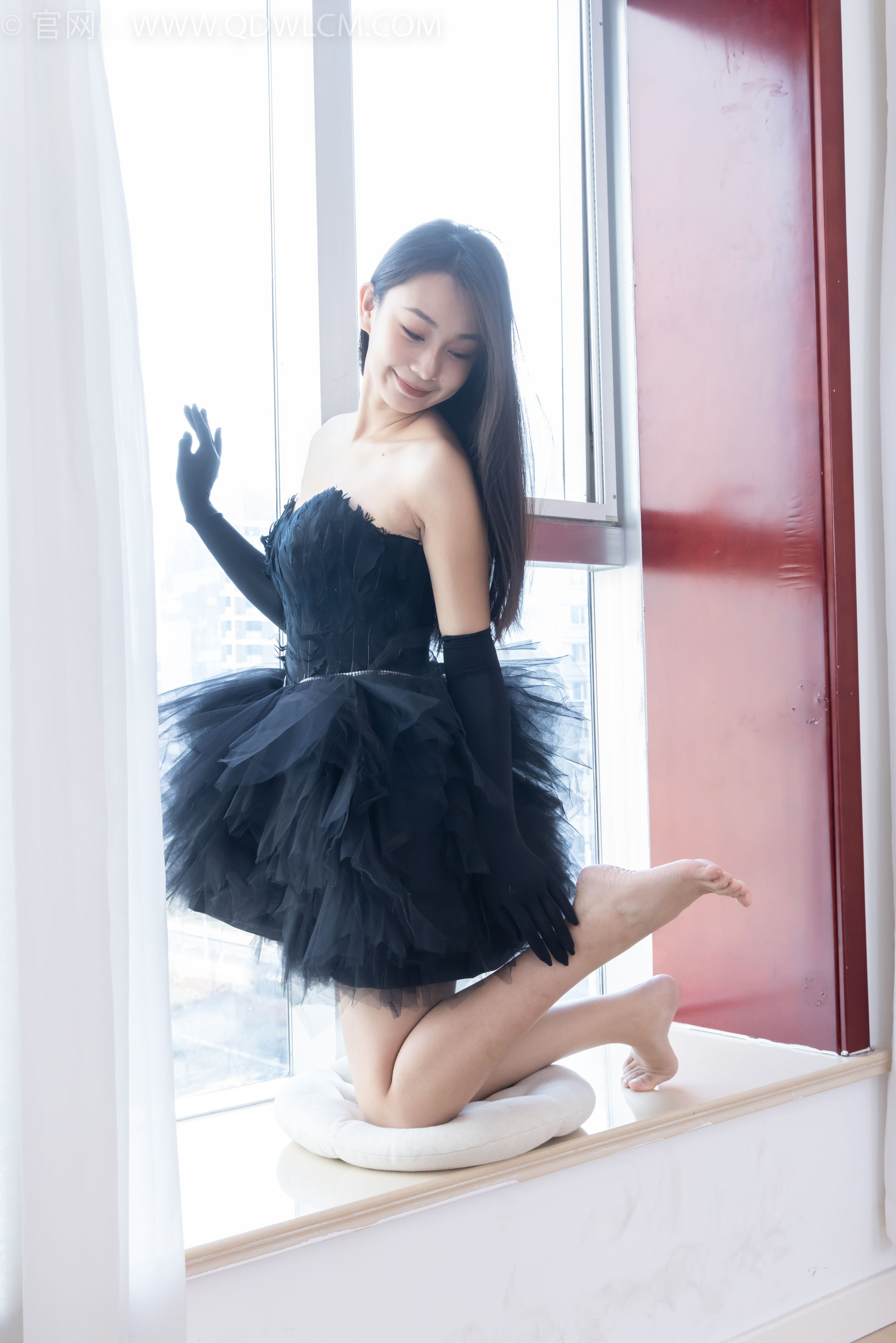 物恋传媒 No.2287 岚岚 - 高跟鞋、黑色网袜、裸足/(220P)