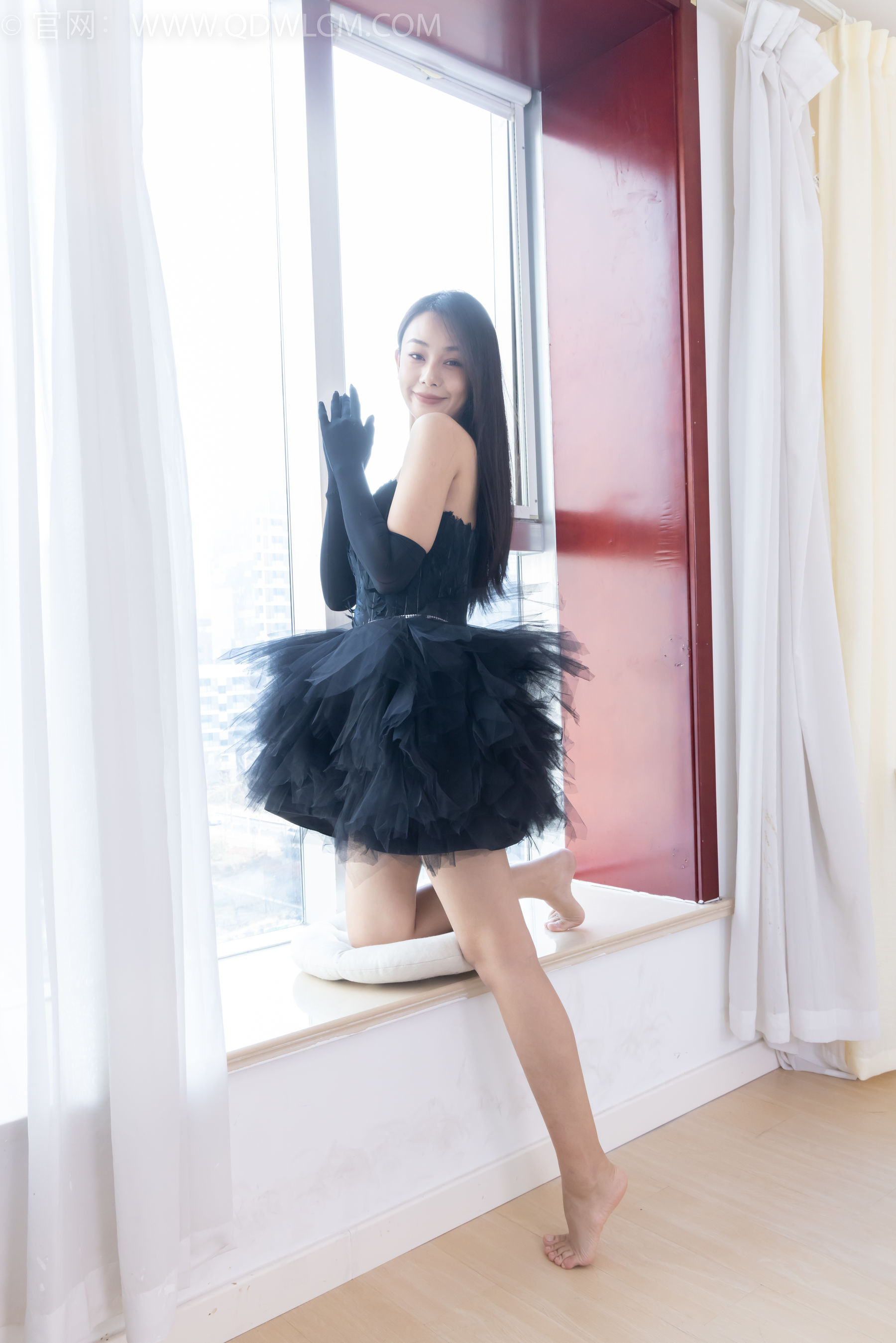 物恋传媒 No.2287 岚岚 - 高跟鞋、黑色网袜、裸足/(220P)