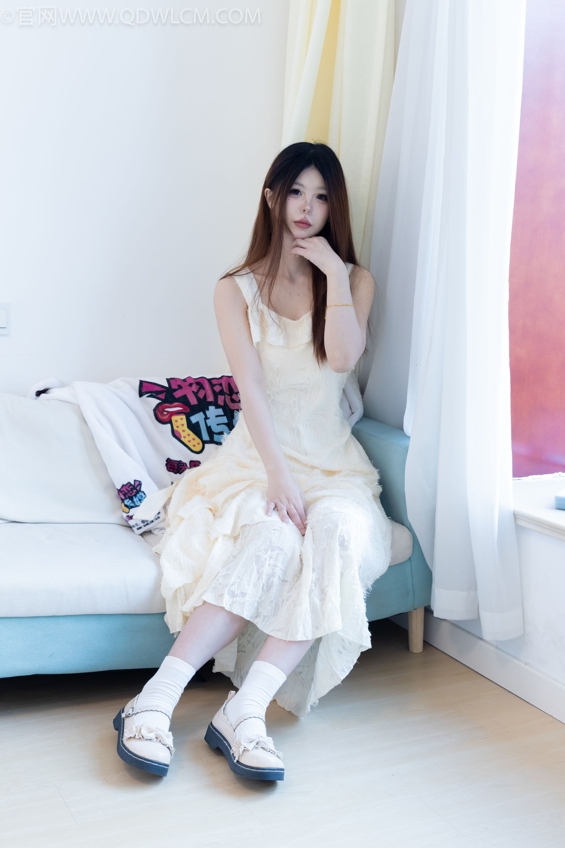 物恋传媒 No.2281 曲奇 - 皮鞋、白棉袜、裸足/(157P)