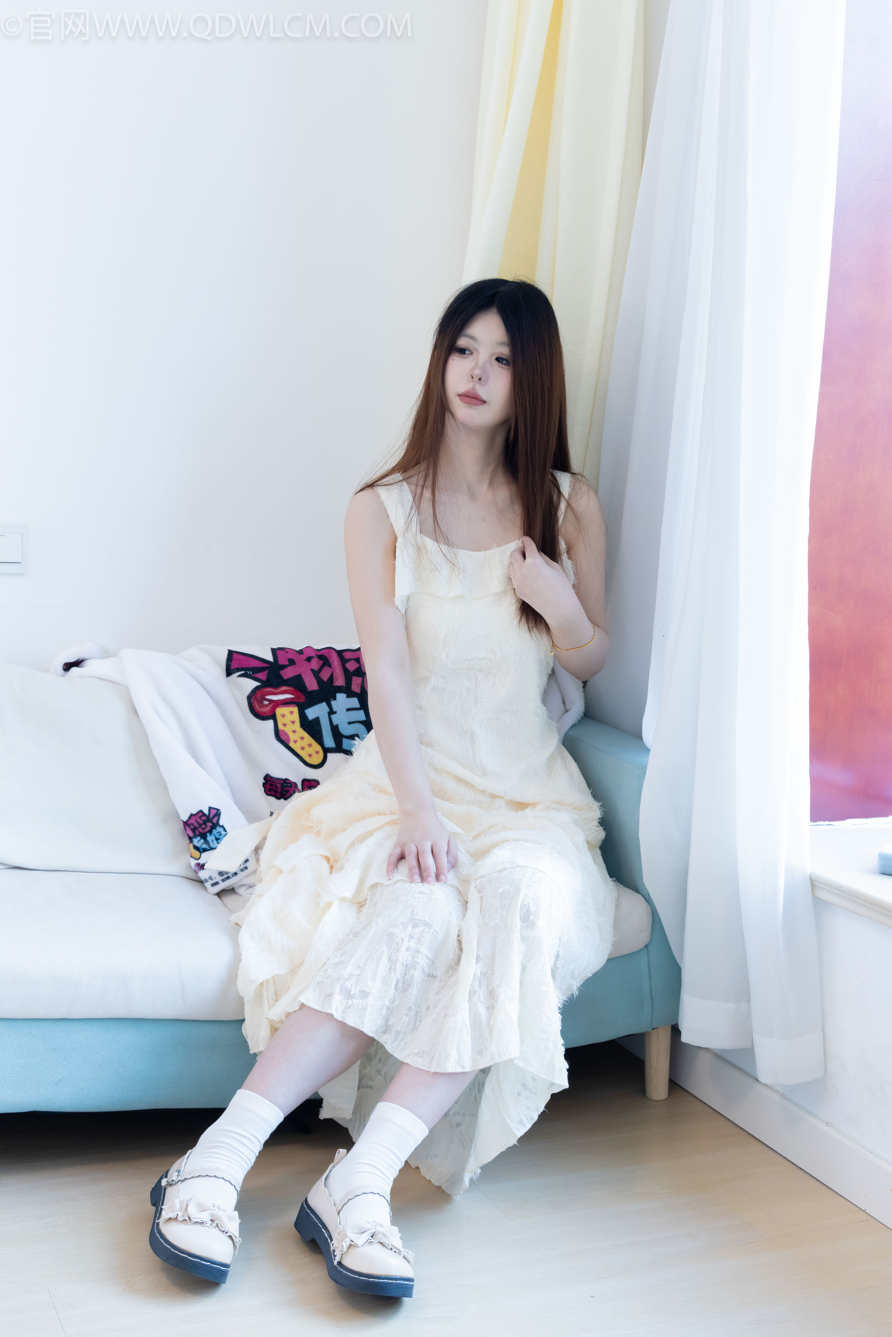 物恋传媒 No.2281 曲奇 - 皮鞋、白棉袜、裸足/(157P)