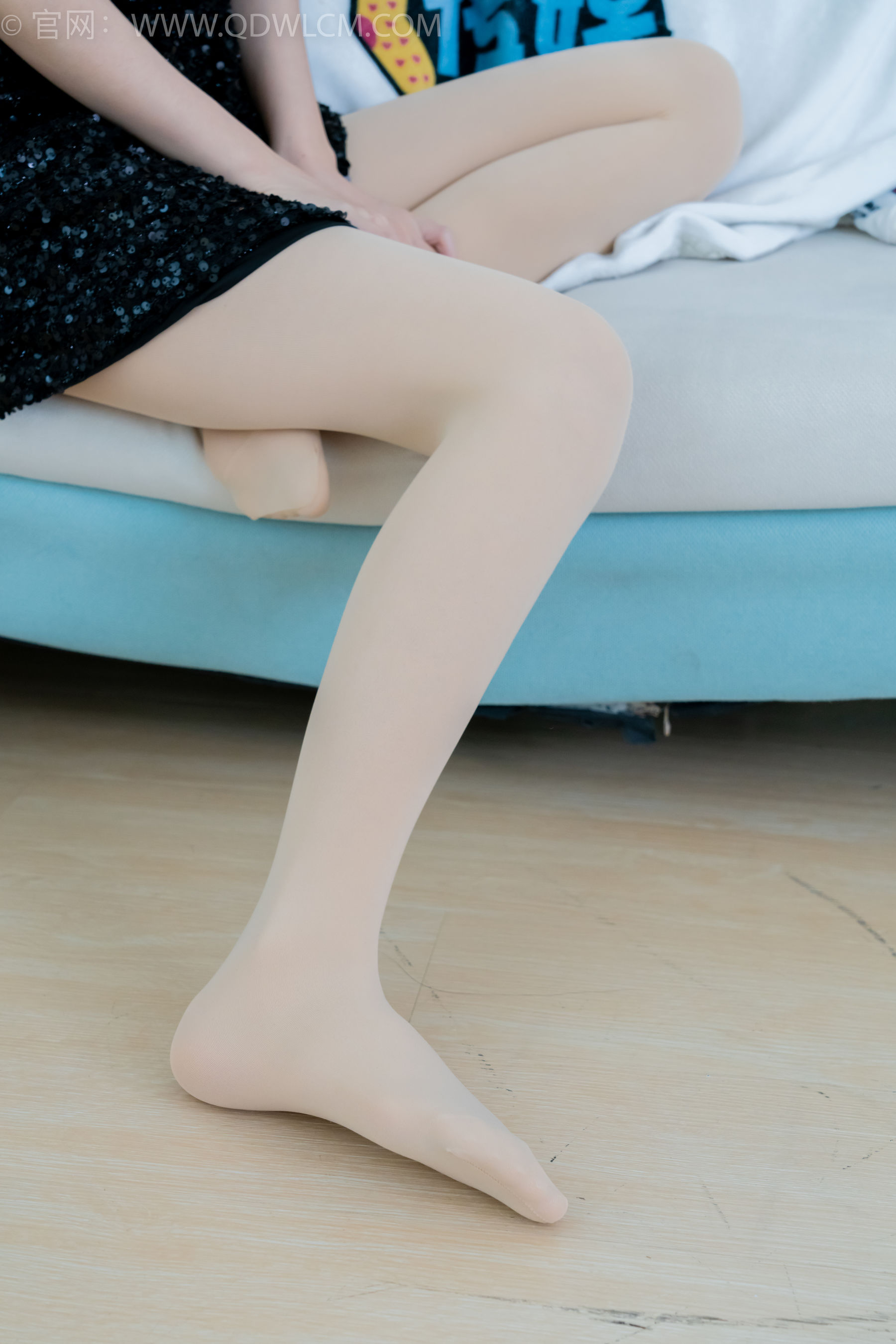 物恋传媒 No.2288 菜菜 - 高跟凉鞋、平底鞋、厚肉丝、油亮薄肉丝/(200P)