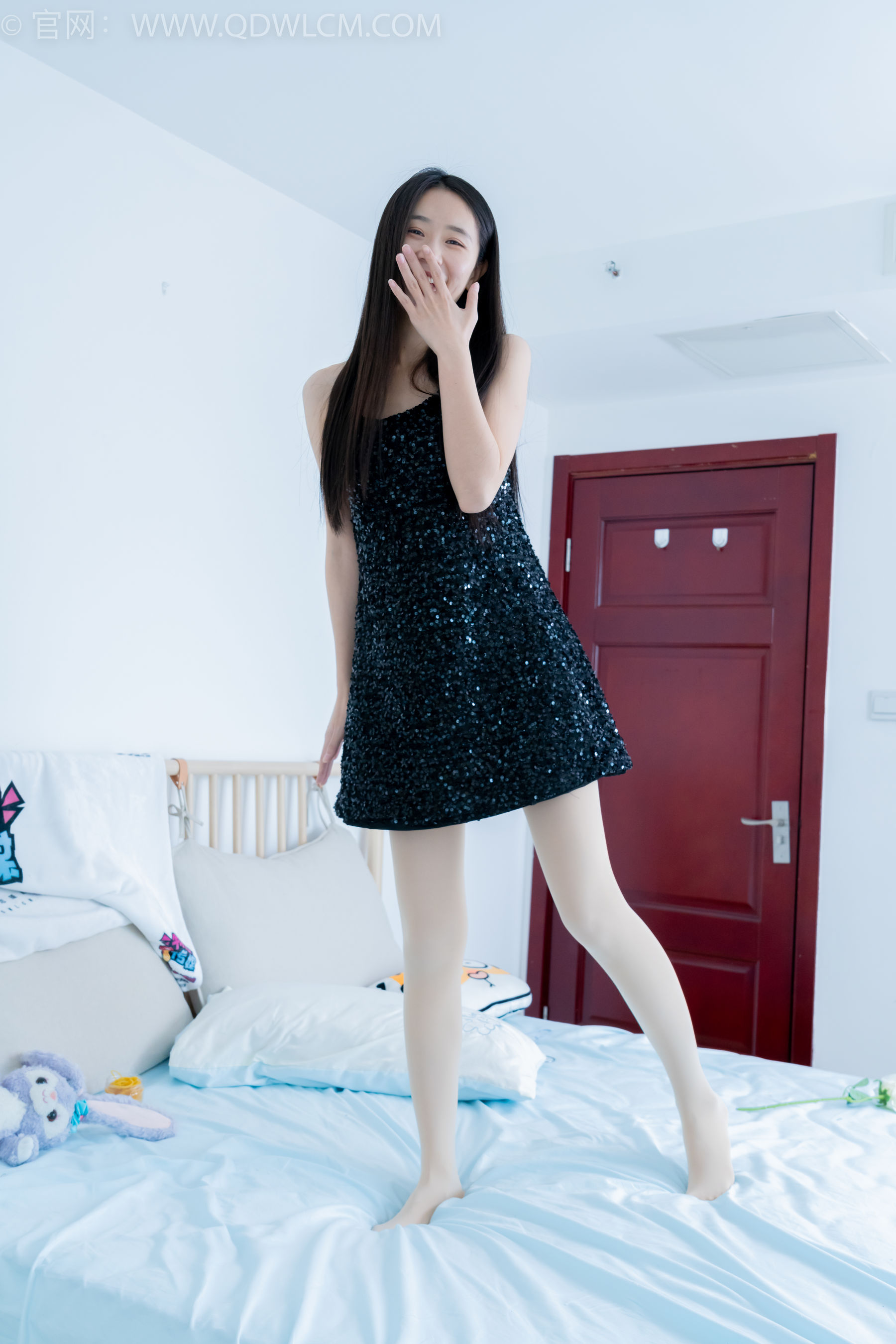 物恋传媒 No.2288 菜菜 - 高跟凉鞋、平底鞋、厚肉丝、油亮薄肉丝/(200P)