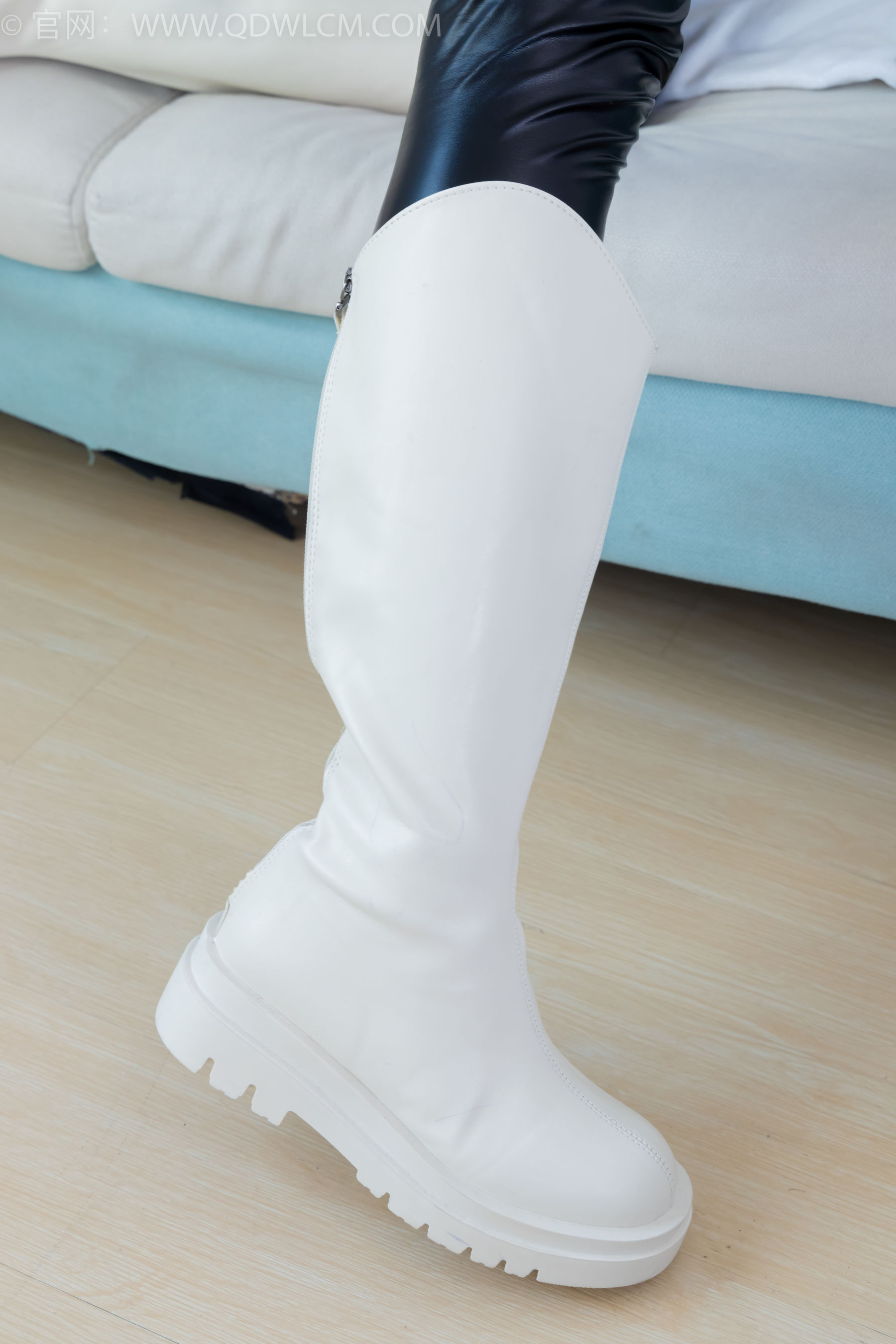 物恋传媒 No.2289 嘟嘟 - 长靴、高跟凉鞋、白棉袜、裸足/(200P)