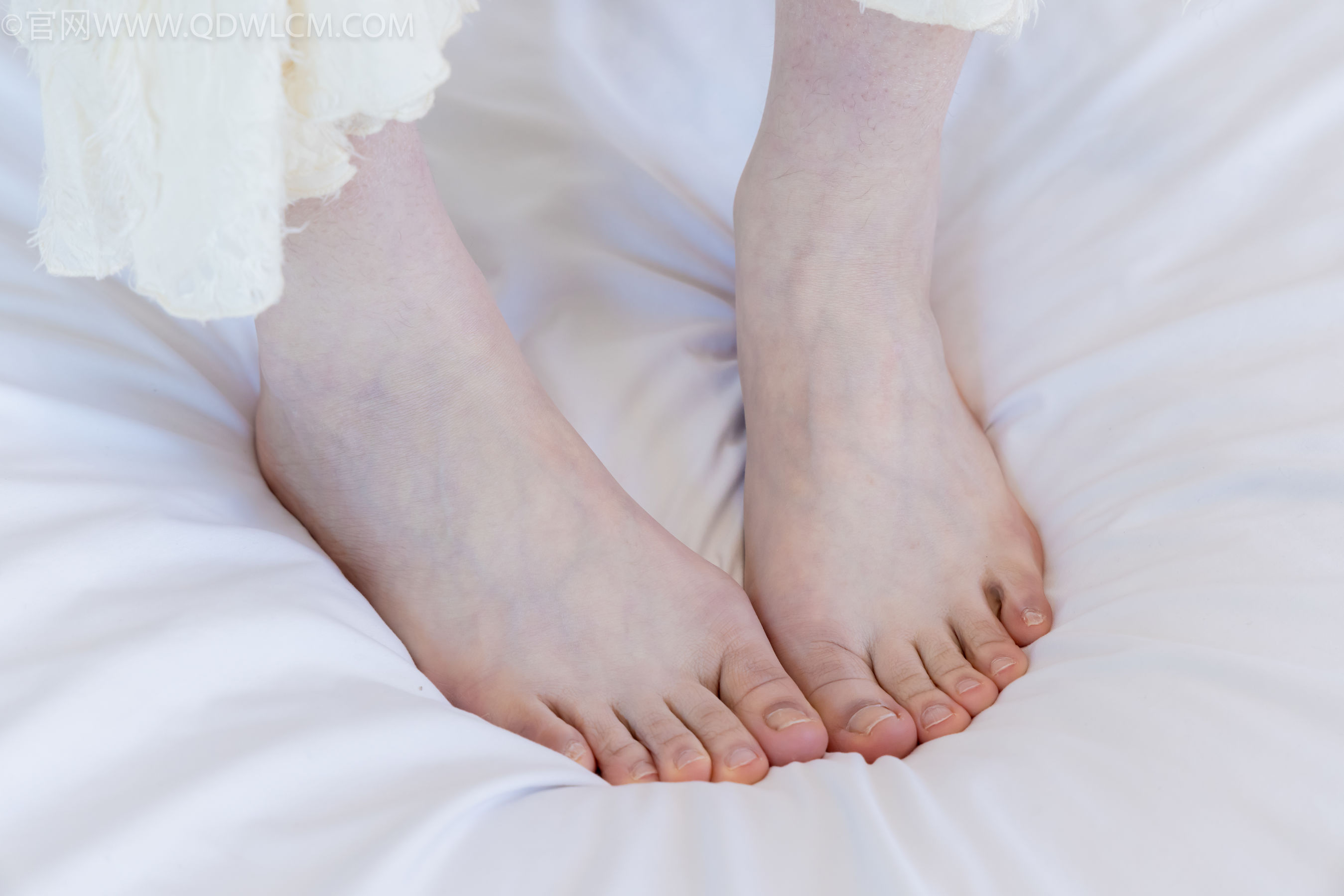 物恋传媒 No.2281 曲奇 - 皮鞋、白棉袜、裸足/(157P)