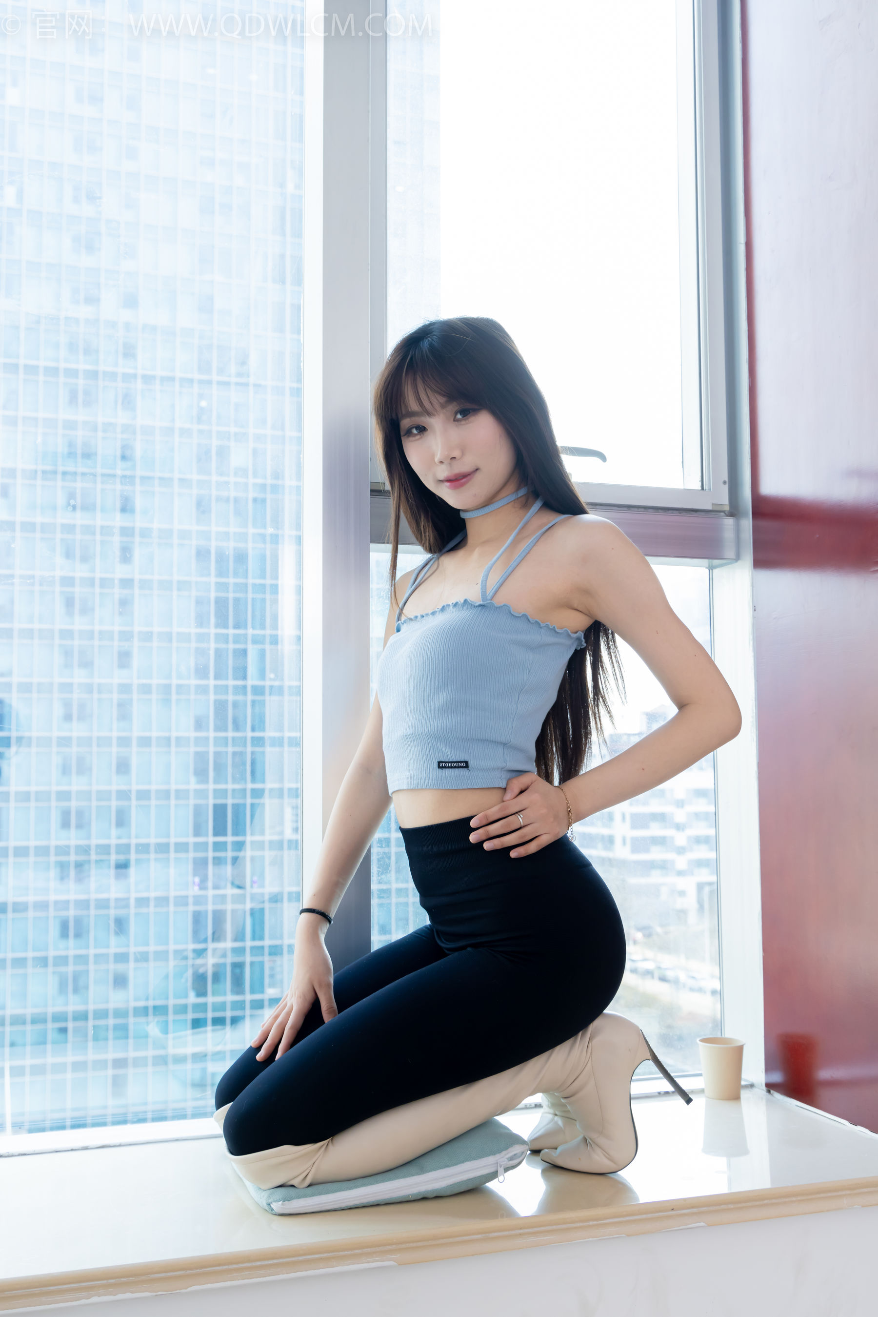 物恋传媒 No.2283 泡泡 - 高跟长靴、卡通白棉袜、裸足/(180P)