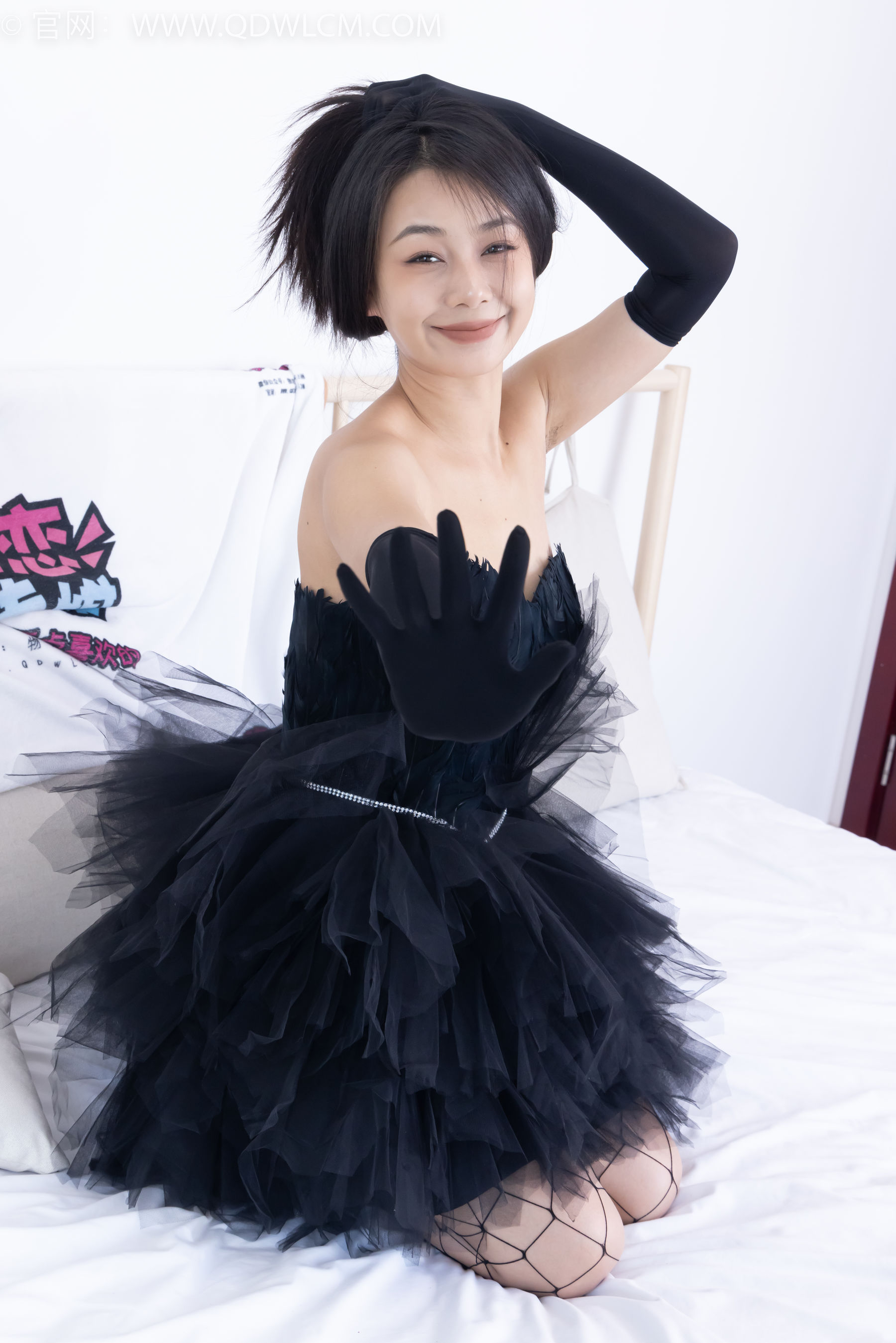 物恋传媒 No.2287 岚岚 - 高跟鞋、黑色网袜、裸足/(220P)