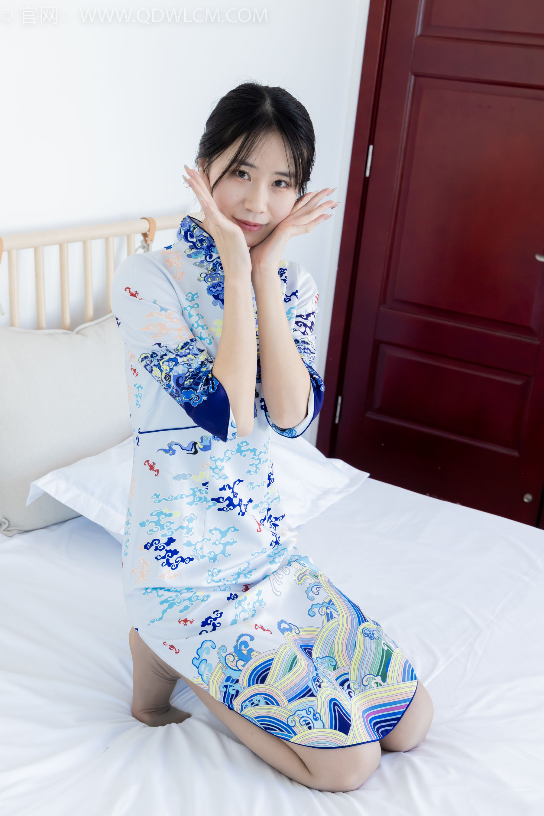 物恋传媒 No.2284 菜菜 - 高跟鞋、薄灰丝、盖被子睡觉剧情/(159P)