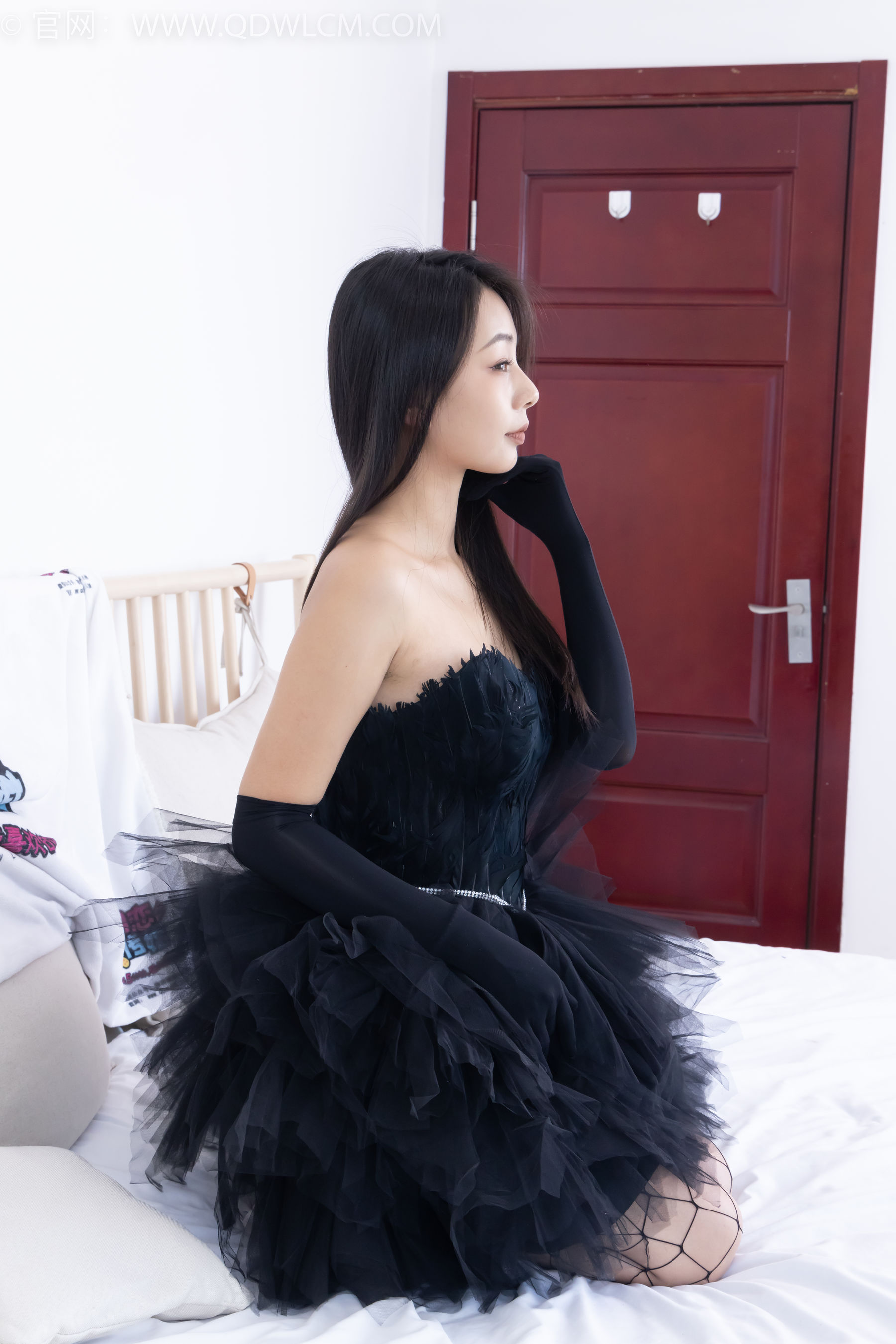 物恋传媒 No.2287 岚岚 - 高跟鞋、黑色网袜、裸足/(220P)