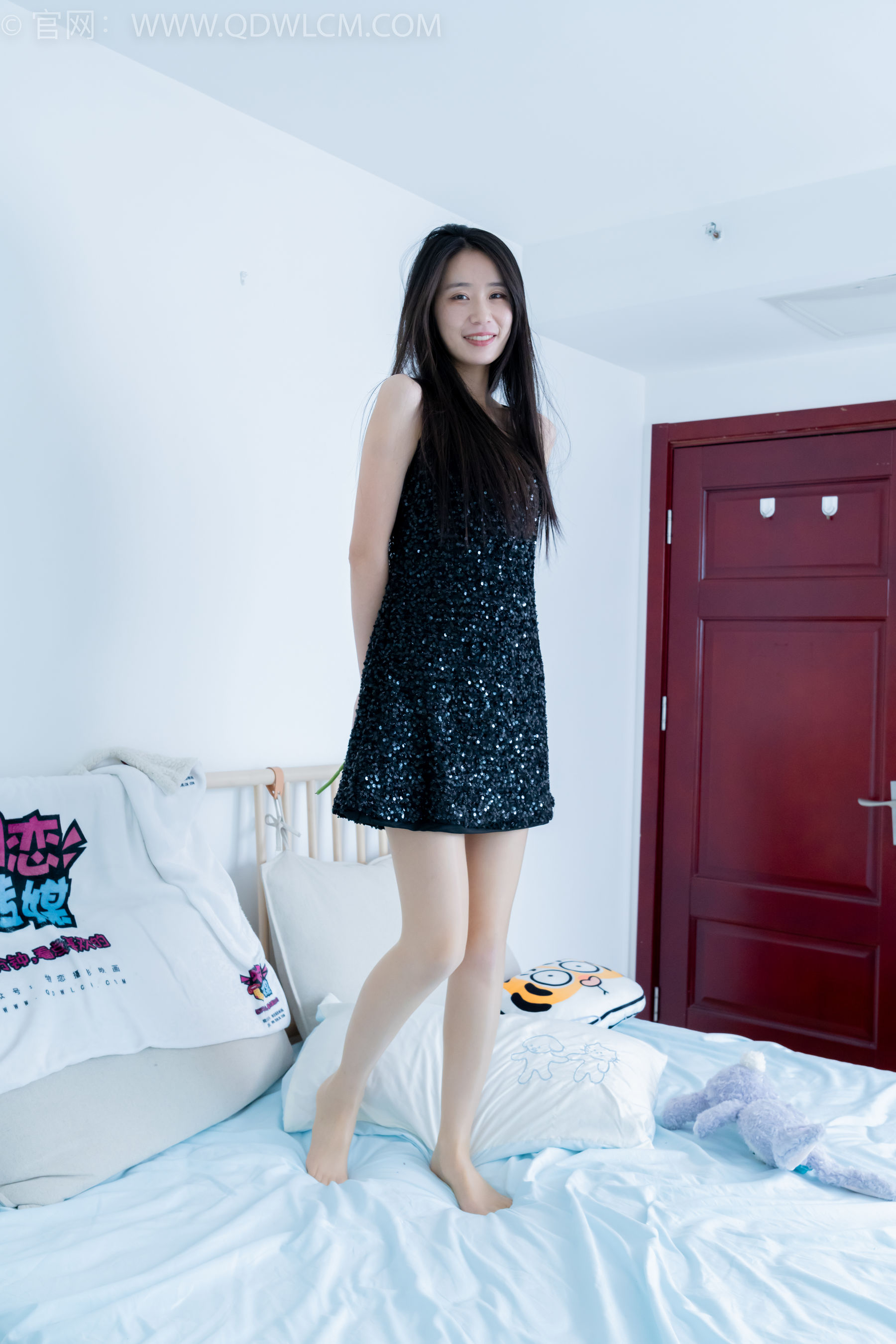 物恋传媒 No.2288 菜菜 - 高跟凉鞋、平底鞋、厚肉丝、油亮薄肉丝/(200P)