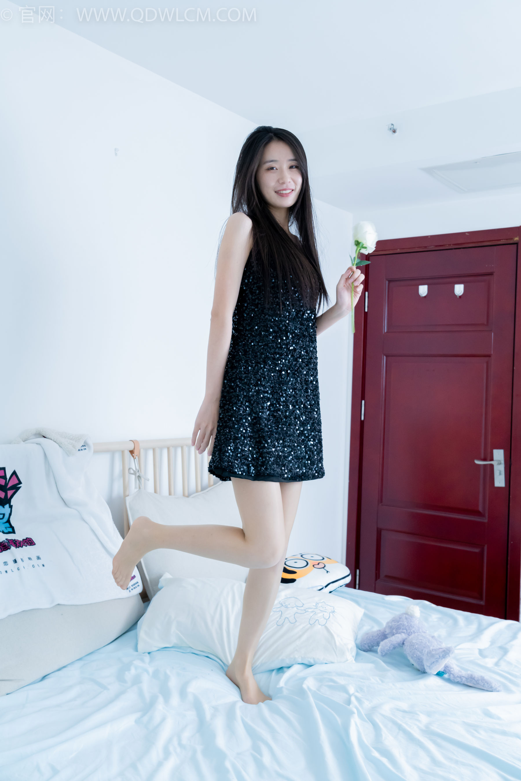 物恋传媒 No.2288 菜菜 - 高跟凉鞋、平底鞋、厚肉丝、油亮薄肉丝/(200P)