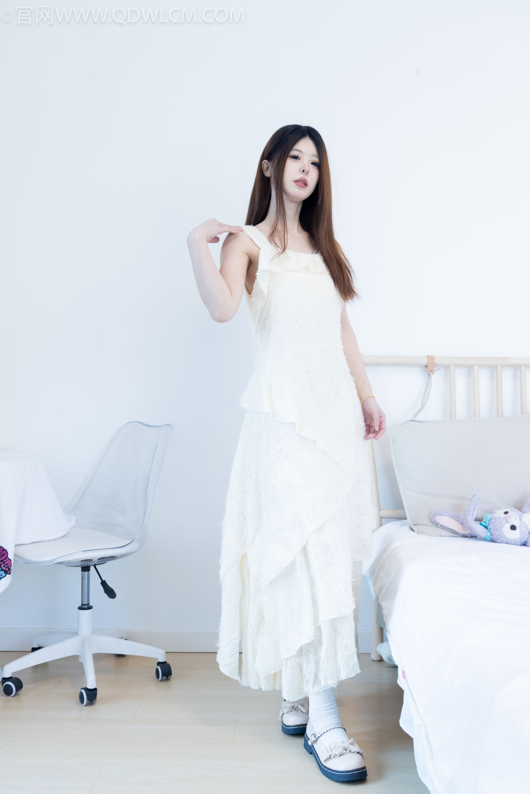 物恋传媒 No.2281 曲奇 - 皮鞋、白棉袜、裸足/(157P)