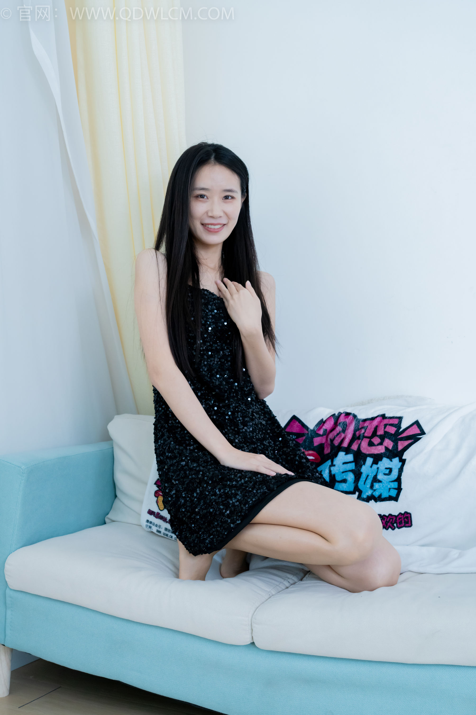 物恋传媒 No.2288 菜菜 - 高跟凉鞋、平底鞋、厚肉丝、油亮薄肉丝/(200P)