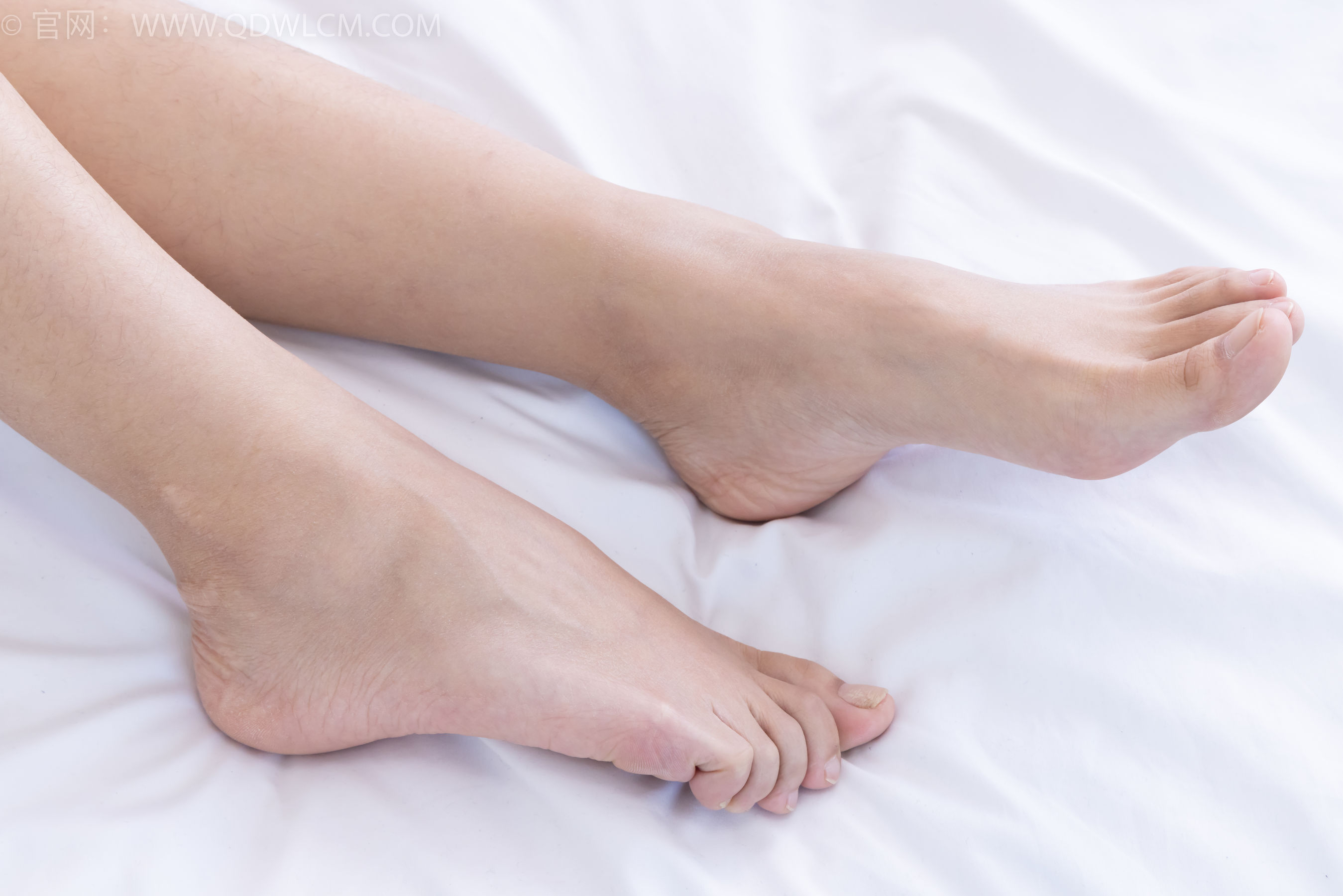 物恋传媒 No.2287 岚岚 - 高跟鞋、黑色网袜、裸足/(220P)