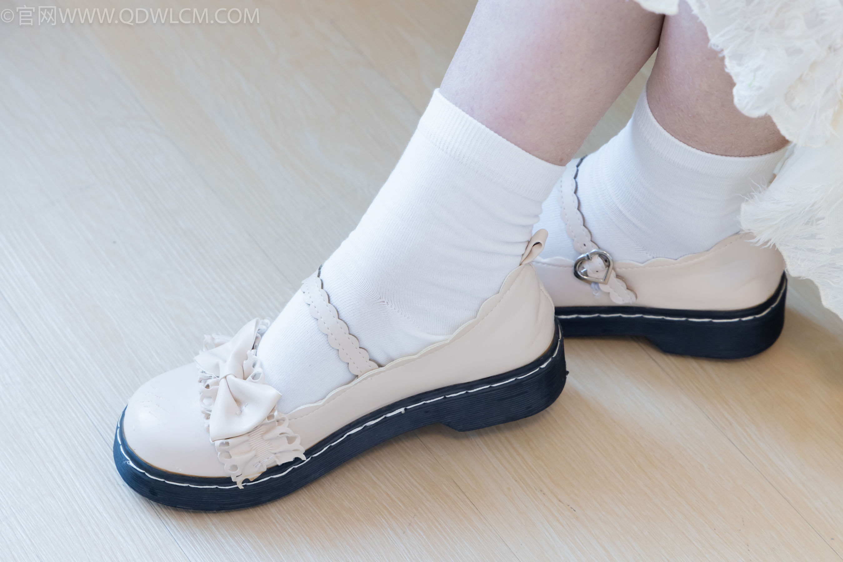 物恋传媒 No.2281 曲奇 - 皮鞋、白棉袜、裸足/(157P)