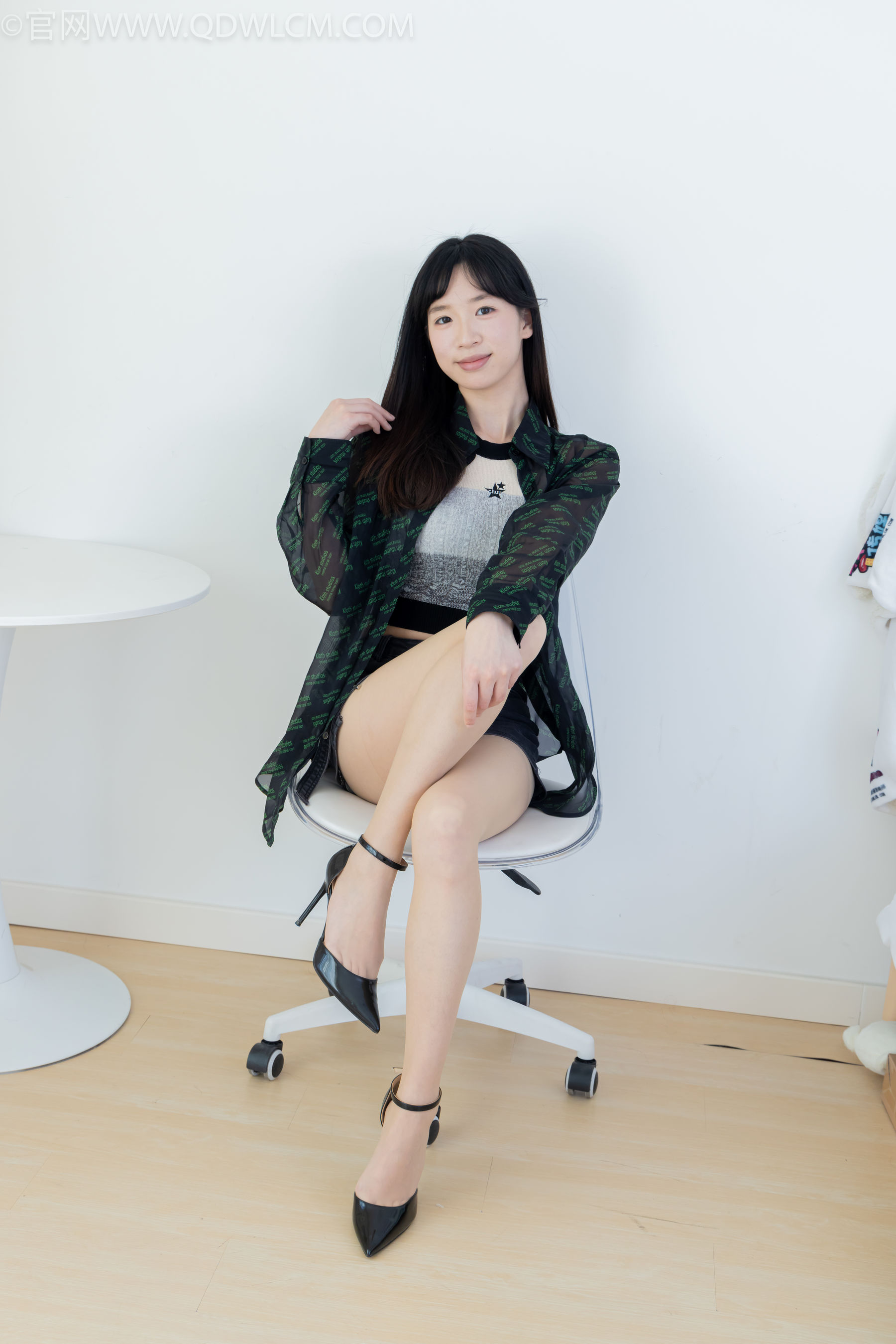 物恋传媒 No.2282 小左 - 高跟鞋、薄肉丝/(150P)