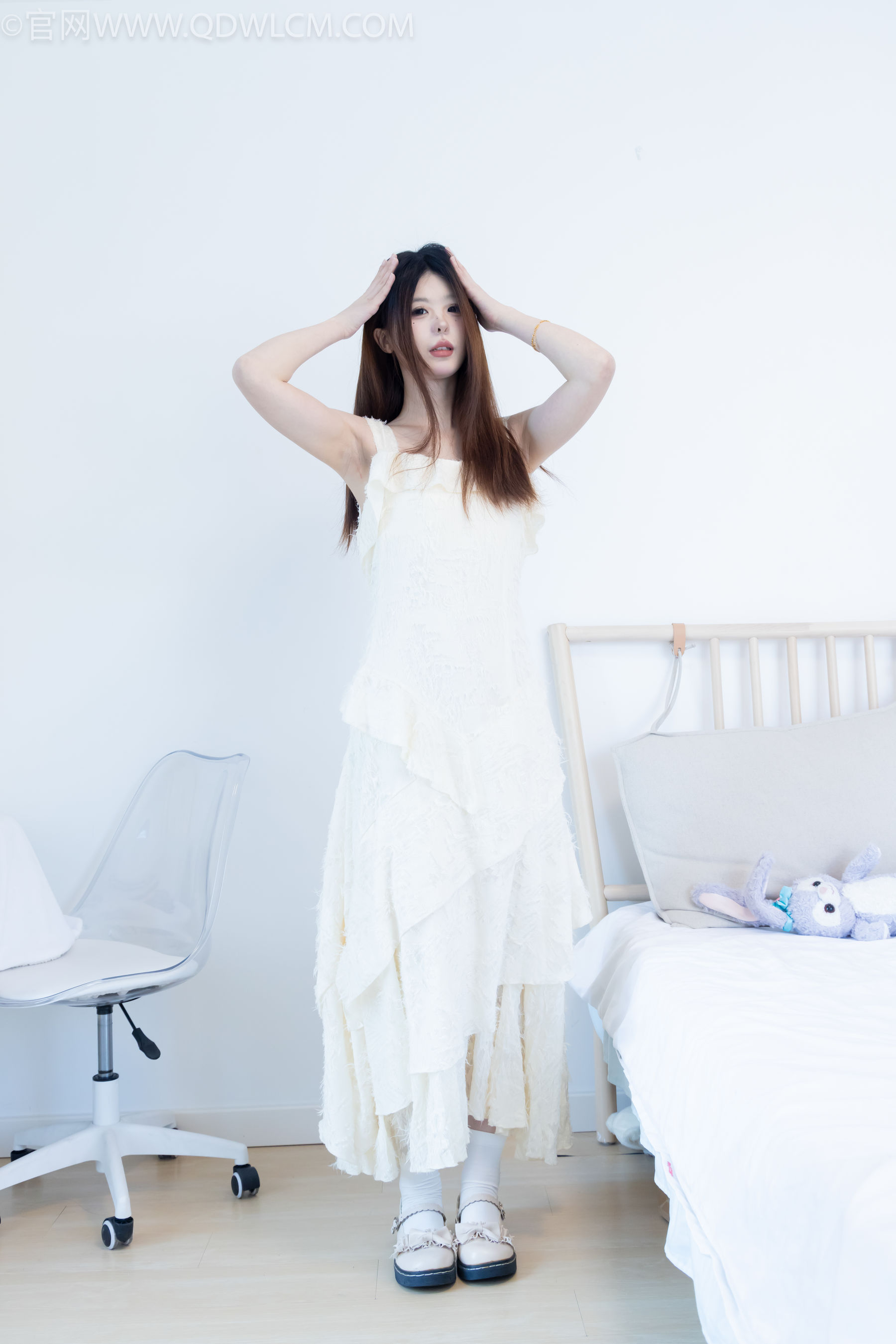 物恋传媒 No.2281 曲奇 - 皮鞋、白棉袜、裸足/(157P)