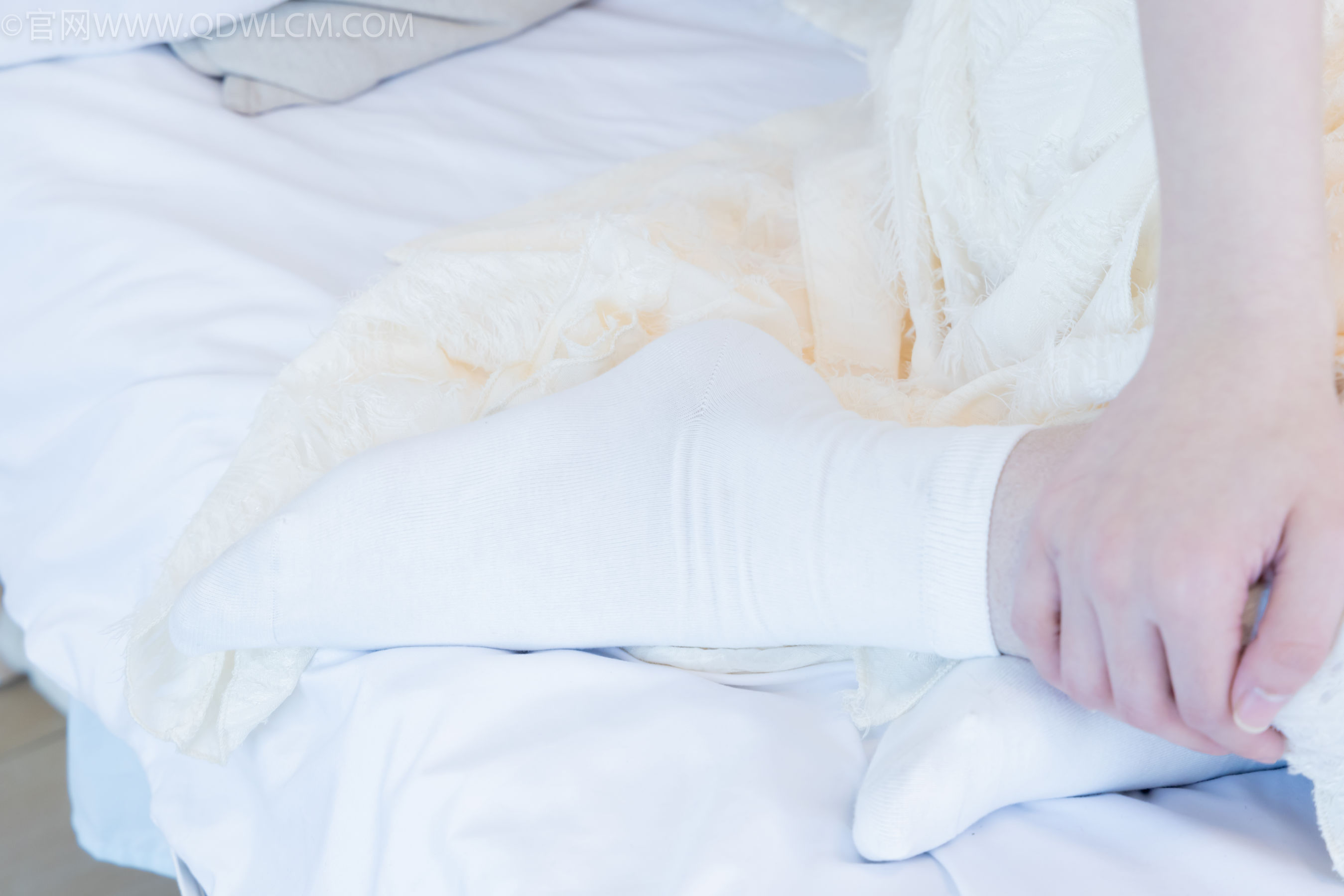 物恋传媒 No.2281 曲奇 - 皮鞋、白棉袜、裸足/(157P)