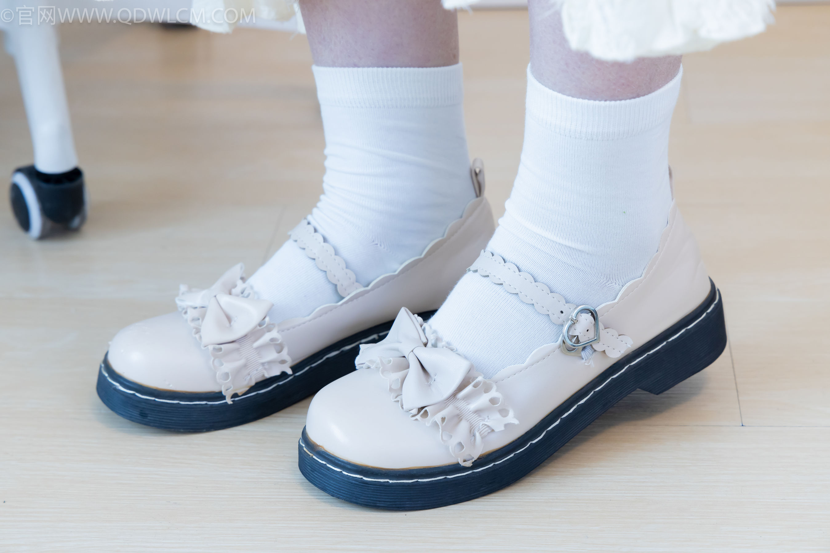 物恋传媒 No.2281 曲奇 - 皮鞋、白棉袜、裸足/(157P)