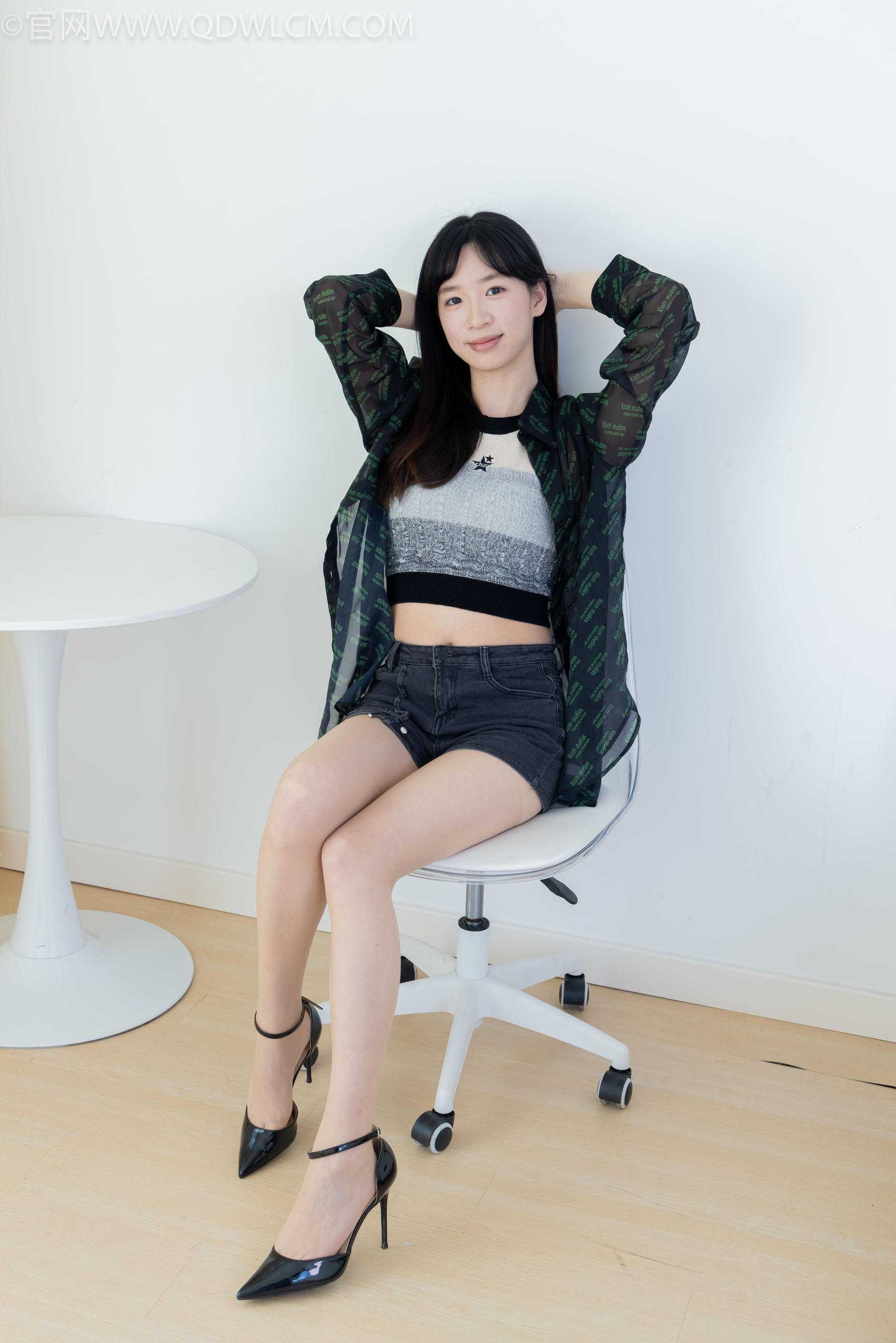 物恋传媒 No.2282 小左 - 高跟鞋、薄肉丝/(150P)