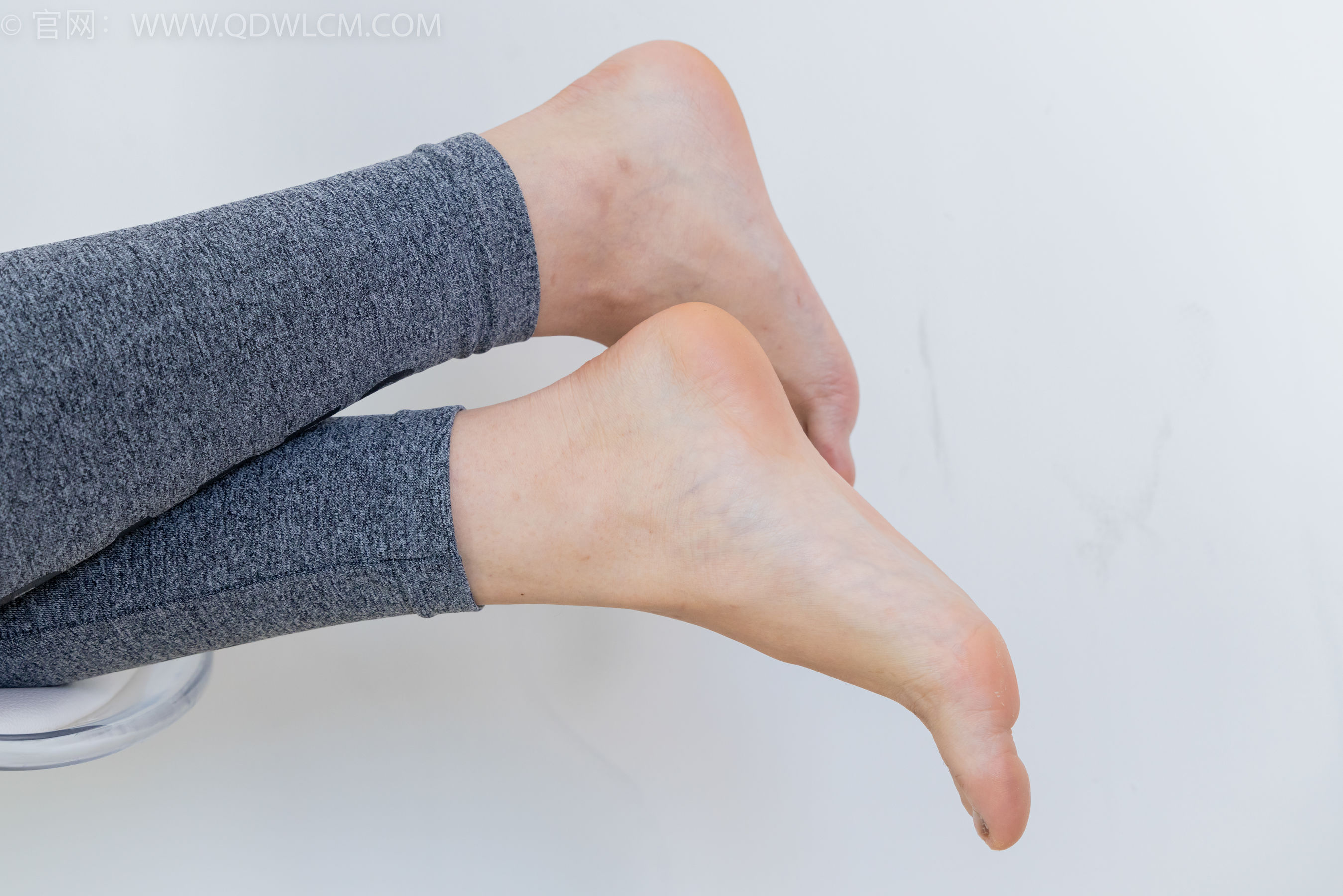 物恋传媒 No.2283 泡泡 - 高跟长靴、卡通白棉袜、裸足/(180P)