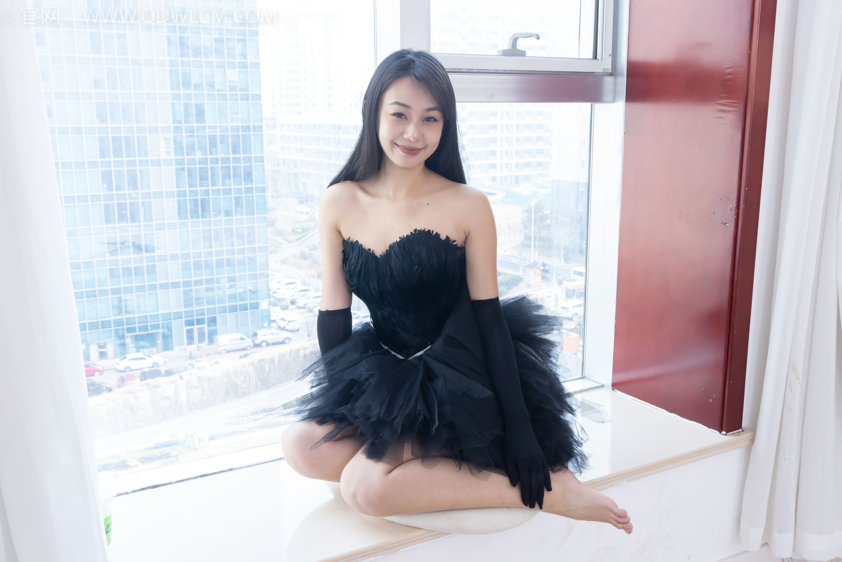 物恋传媒 No.2287 岚岚 - 高跟鞋、黑色网袜、裸足/(220P)