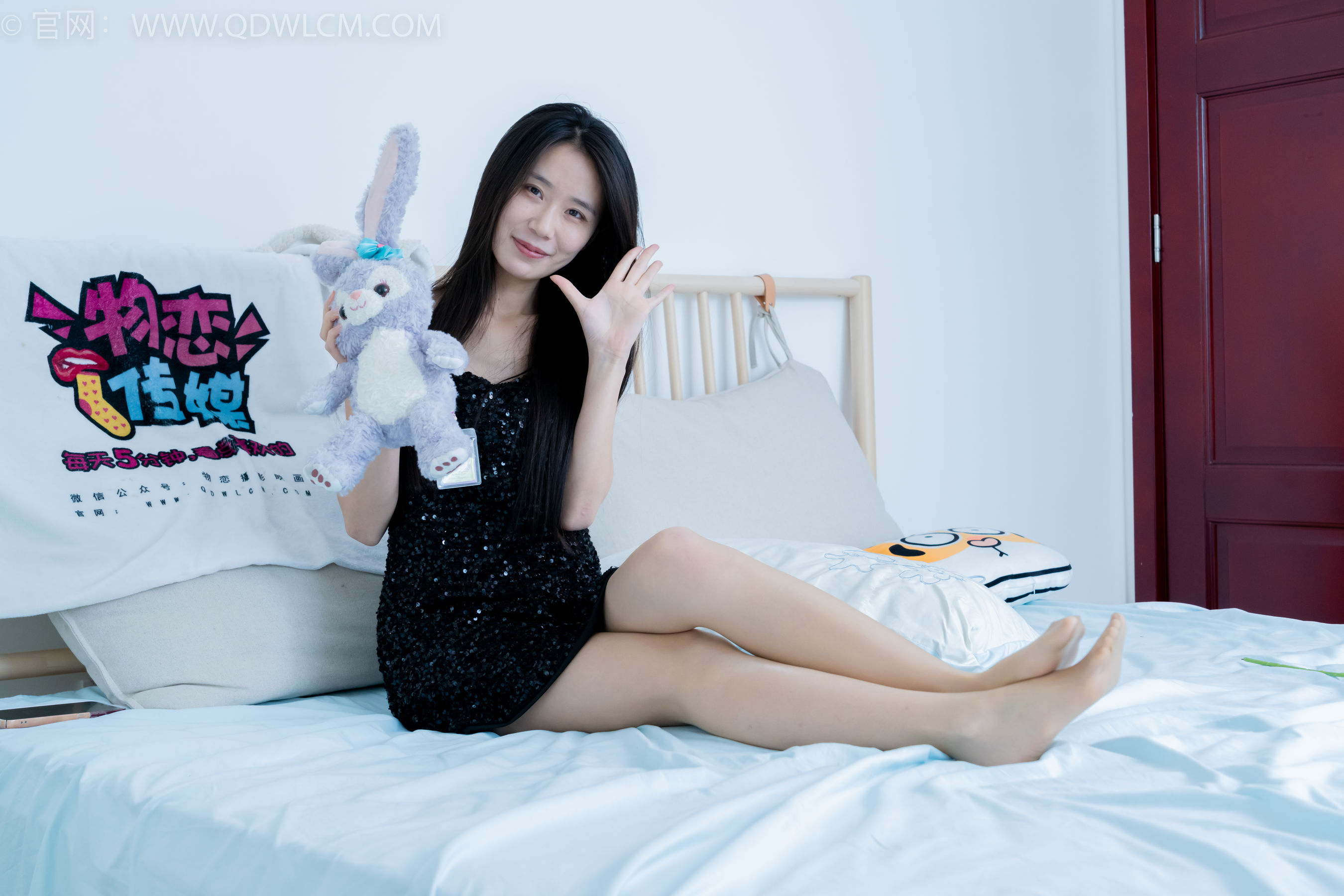 物恋传媒 No.2288 菜菜 - 高跟凉鞋、平底鞋、厚肉丝、油亮薄肉丝/(200P)