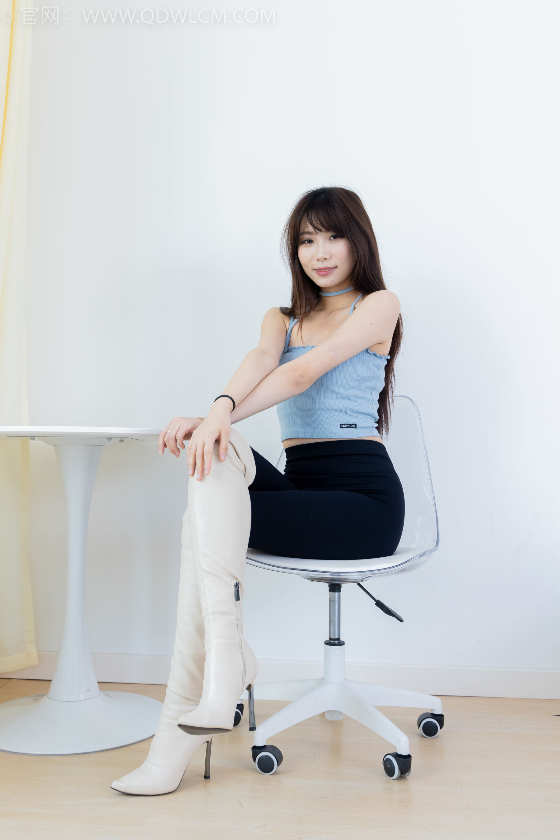 物恋传媒 No.2283 泡泡 - 高跟长靴、卡通白棉袜、裸足/(180P)