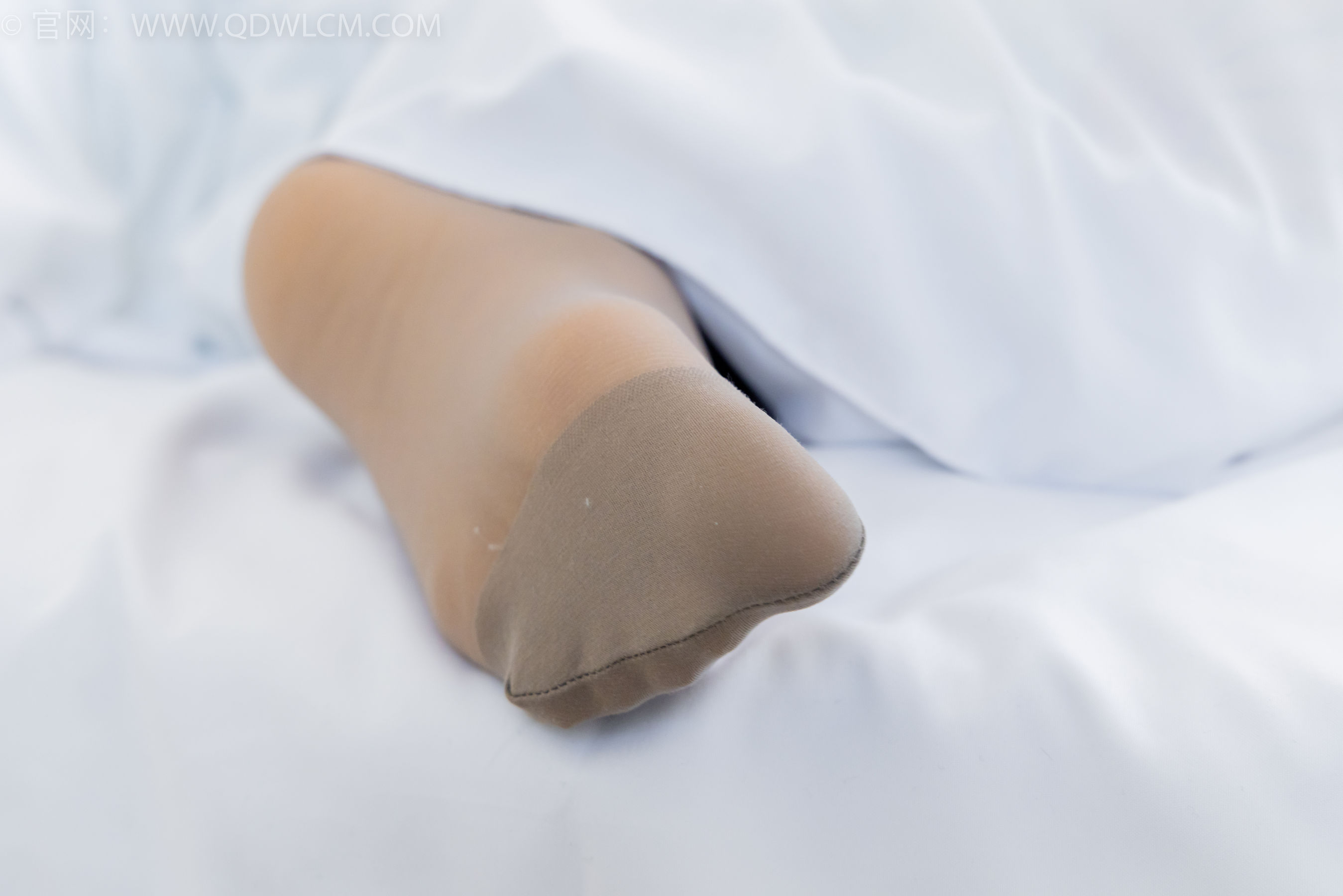 物恋传媒 No.2284 菜菜 - 高跟鞋、薄灰丝、盖被子睡觉剧情/(159P)