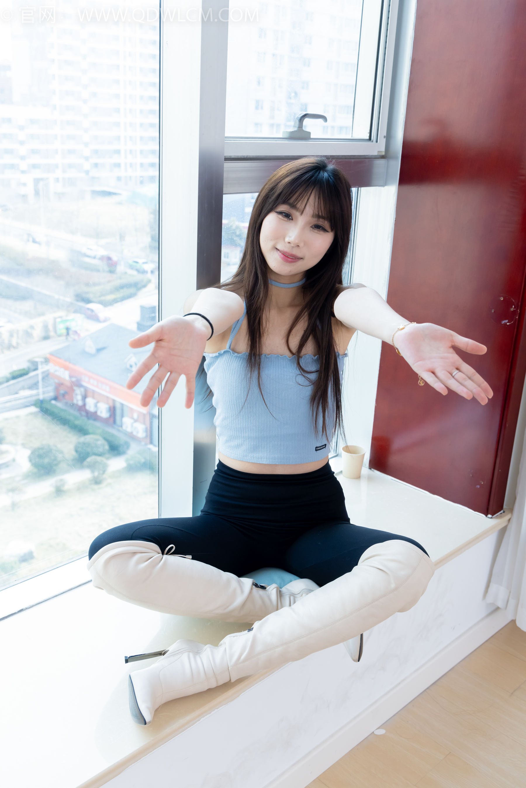 物恋传媒 No.2283 泡泡 - 高跟长靴、卡通白棉袜、裸足/(180P)