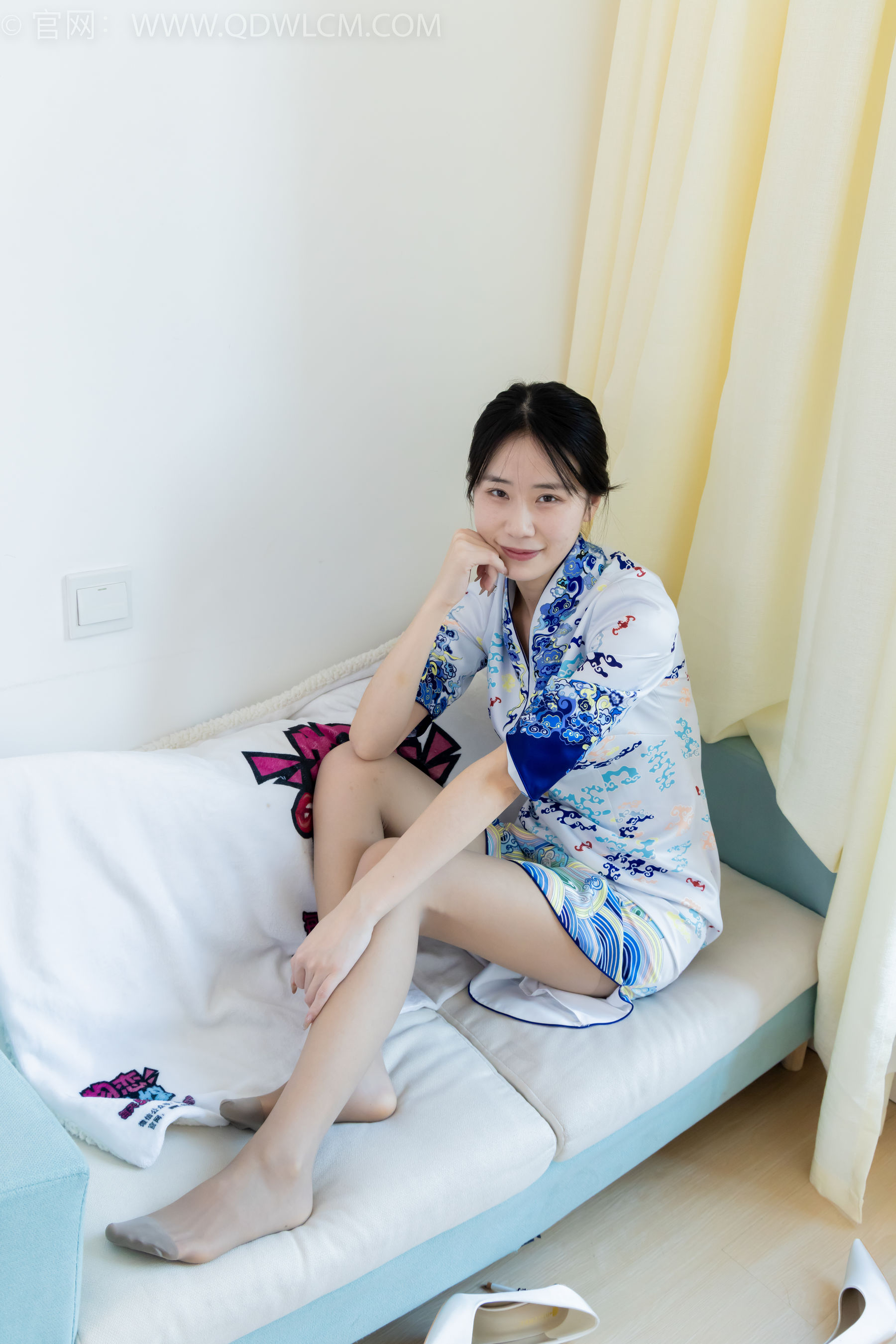 物恋传媒 No.2284 菜菜 - 高跟鞋、薄灰丝、盖被子睡觉剧情/(159P)