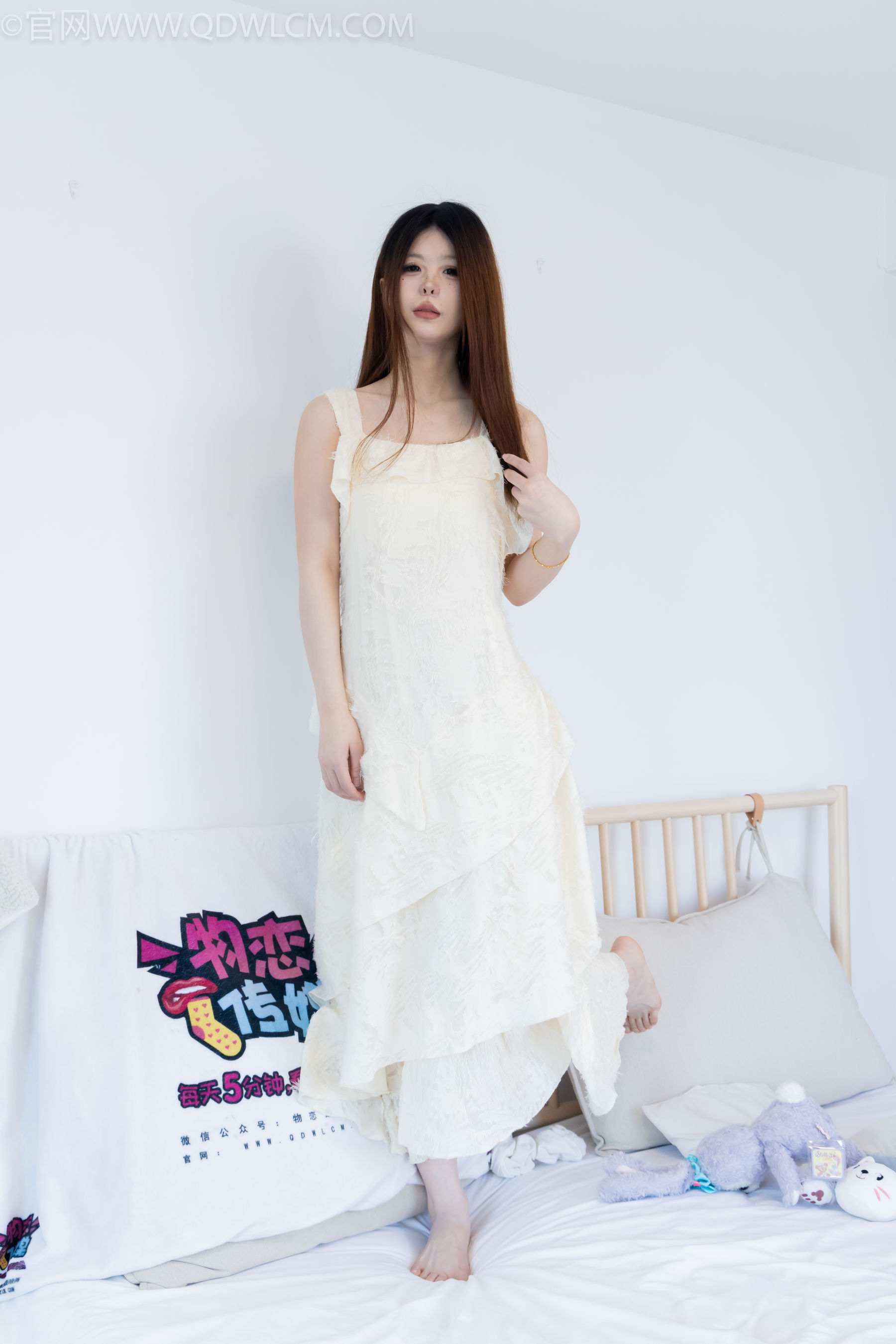 物恋传媒 No.2281 曲奇 - 皮鞋、白棉袜、裸足/(157P)