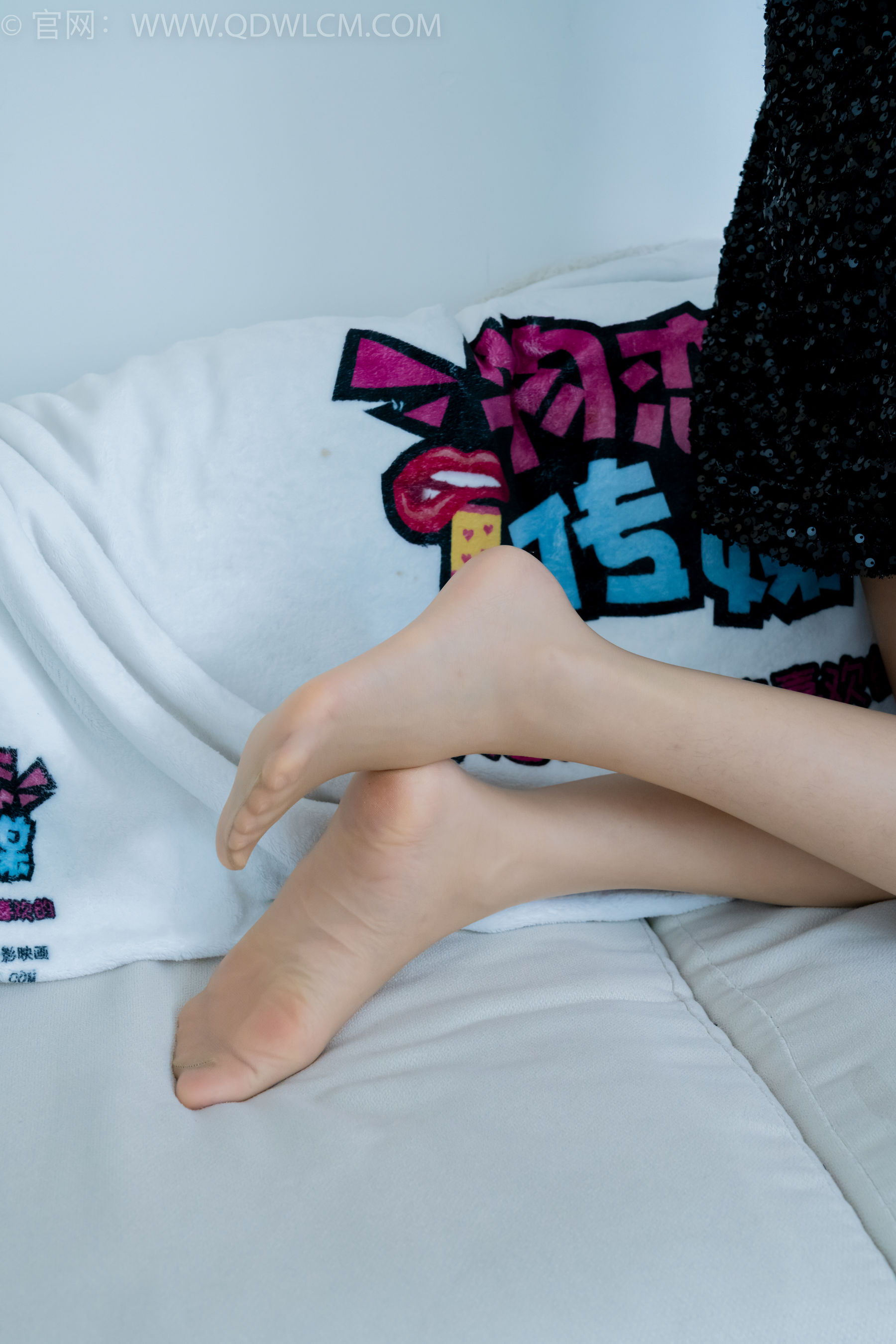 物恋传媒 No.2288 菜菜 - 高跟凉鞋、平底鞋、厚肉丝、油亮薄肉丝/(200P)