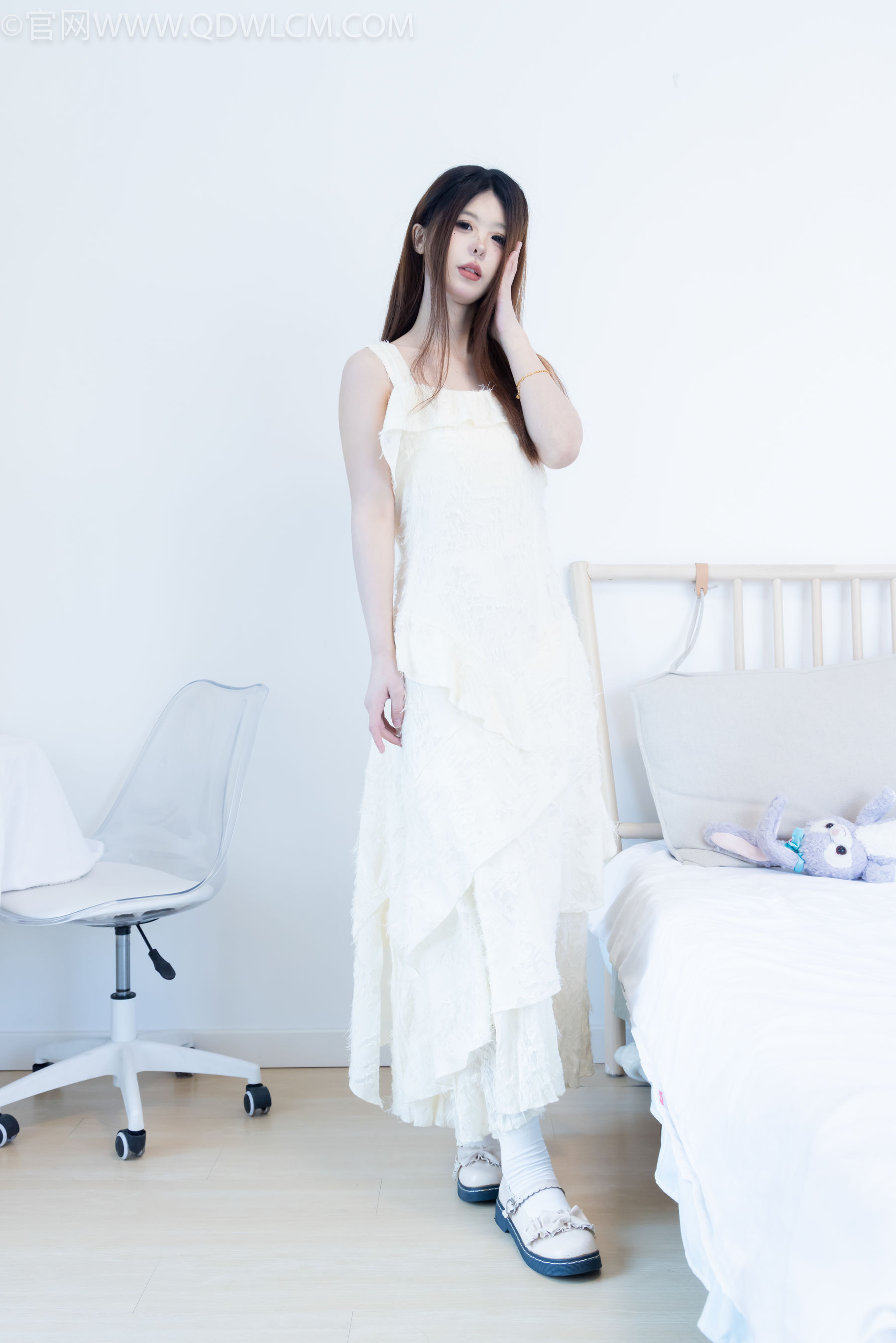 物恋传媒 No.2281 曲奇 - 皮鞋、白棉袜、裸足/(157P)